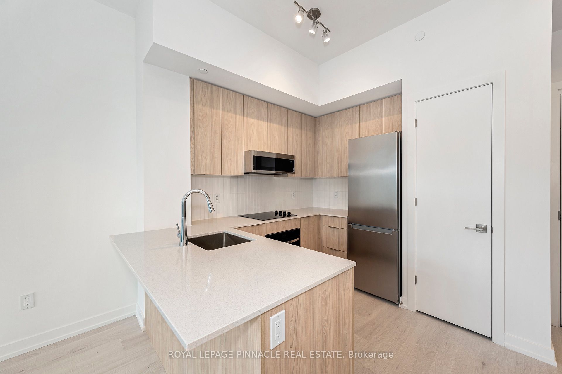 2501 Saw Whet Boulevard 403 Property Photo 14
