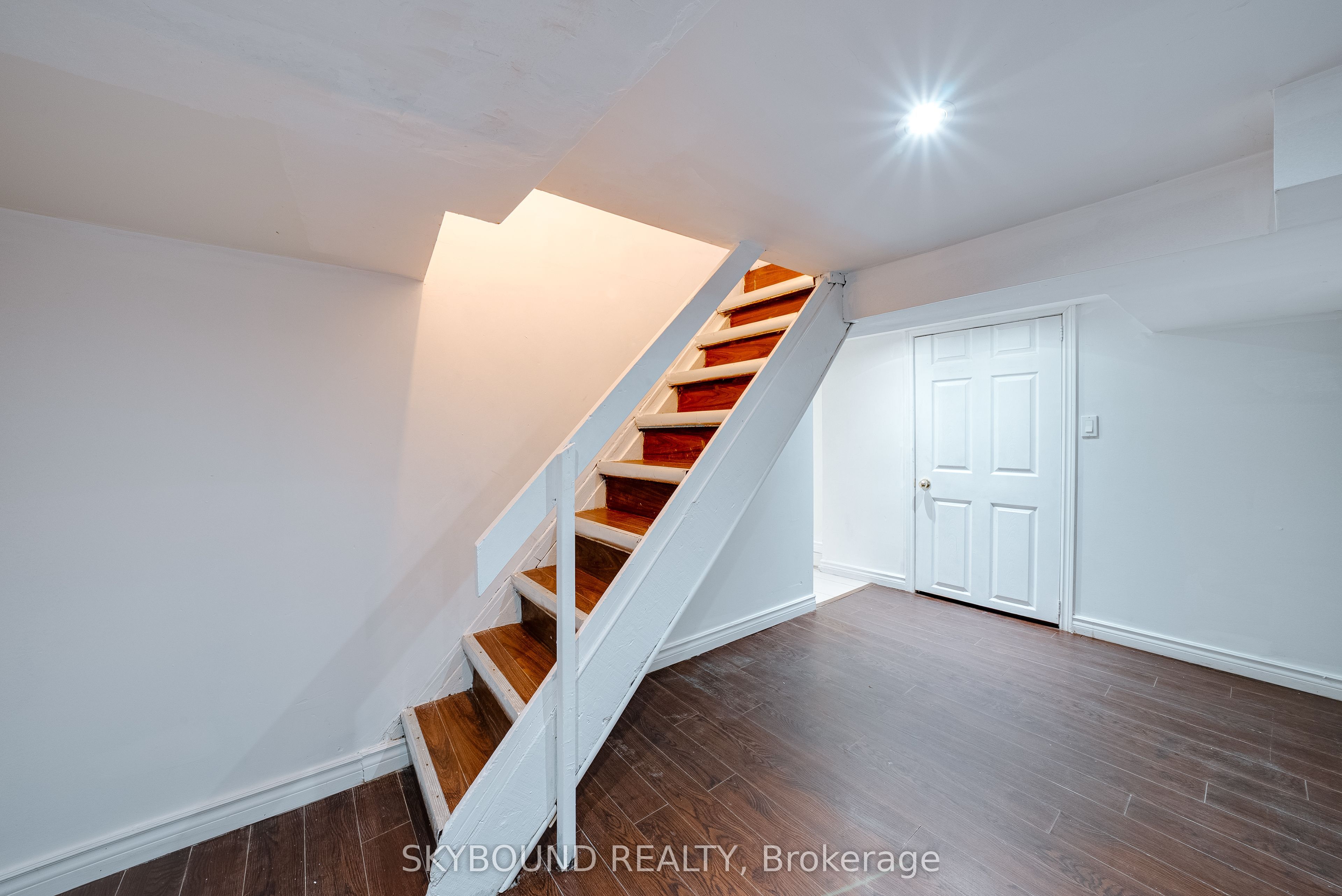 43 Craydon Avenue Property Photo 32