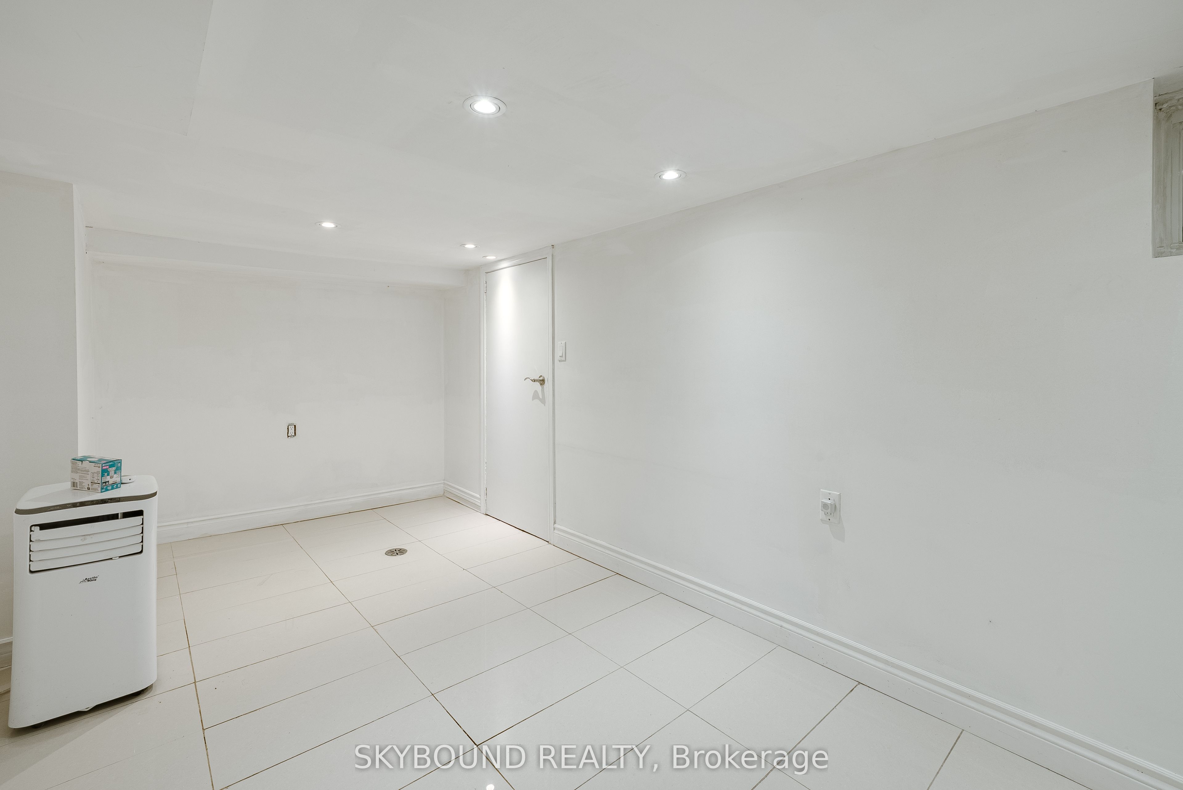 43 Craydon Avenue Property Photo 36