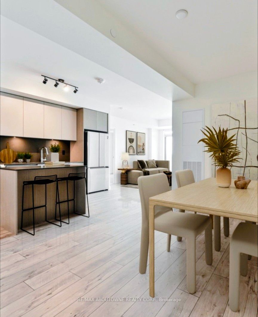 133 Bronte Road B607 Property Photo 3