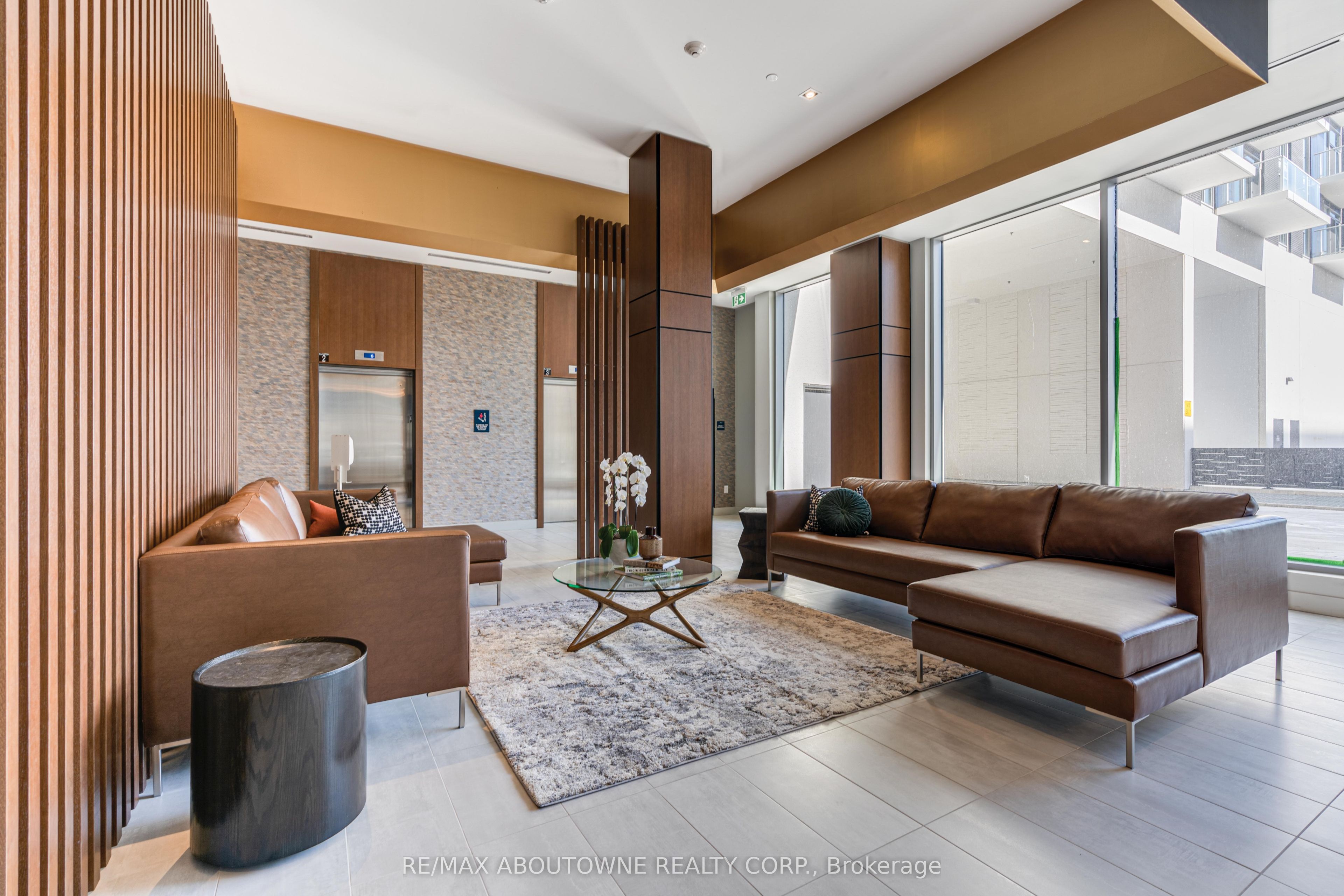 133 Bronte Road B607 Property Photo 27