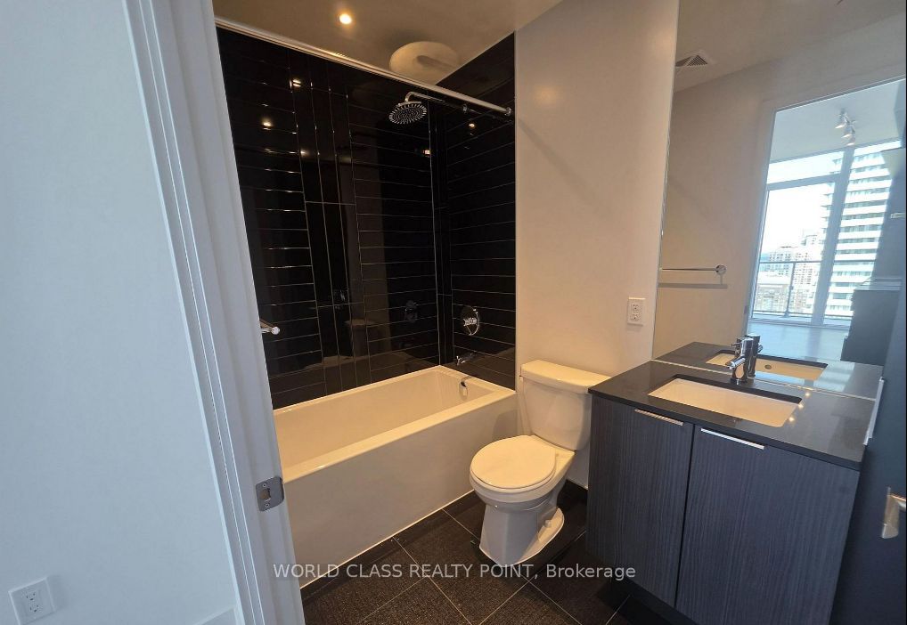 448 Burnhamthorpe Road W 4508 Property Photo 14