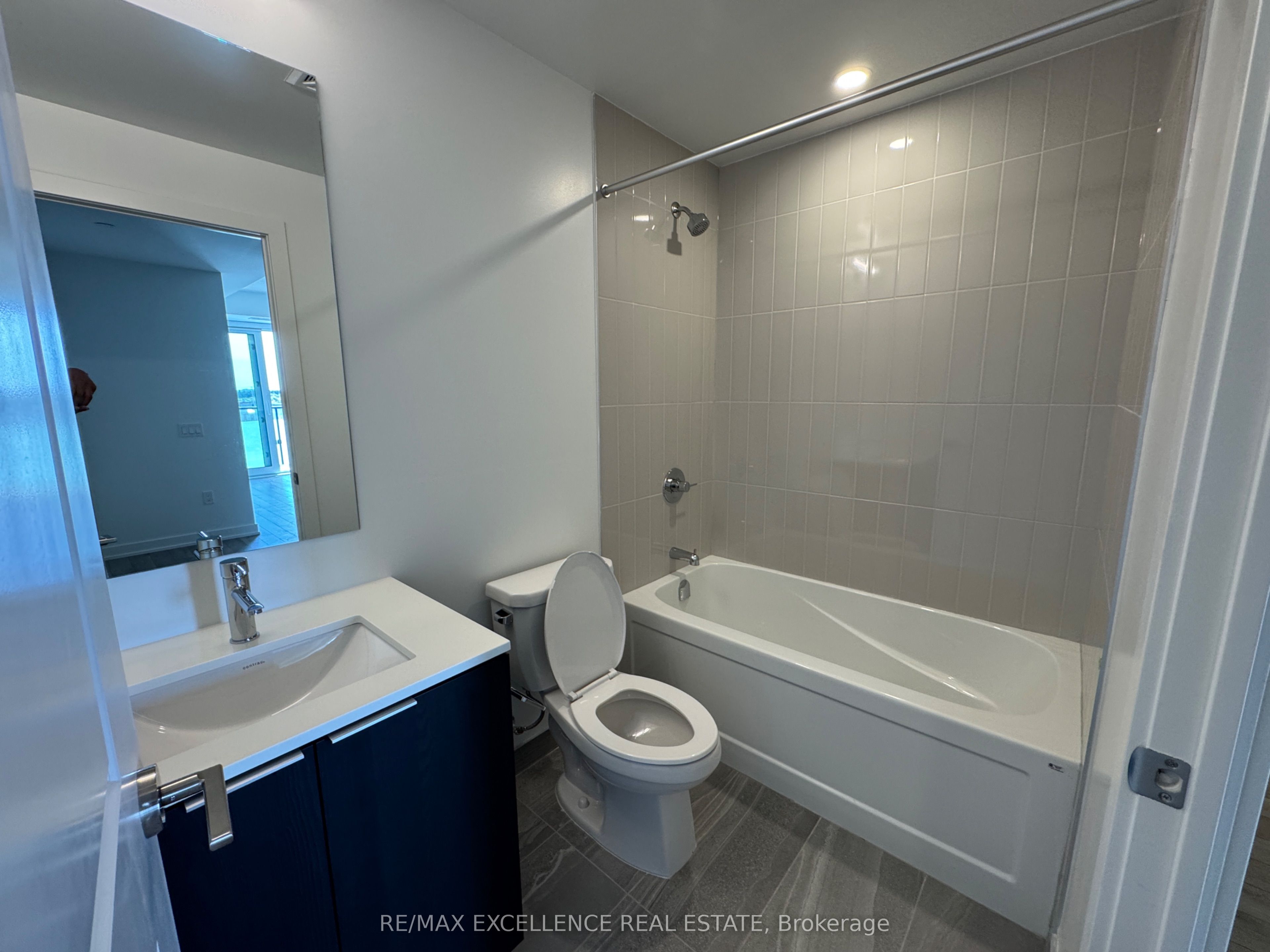 15 Skyridge Drive 413 Property Photo 4