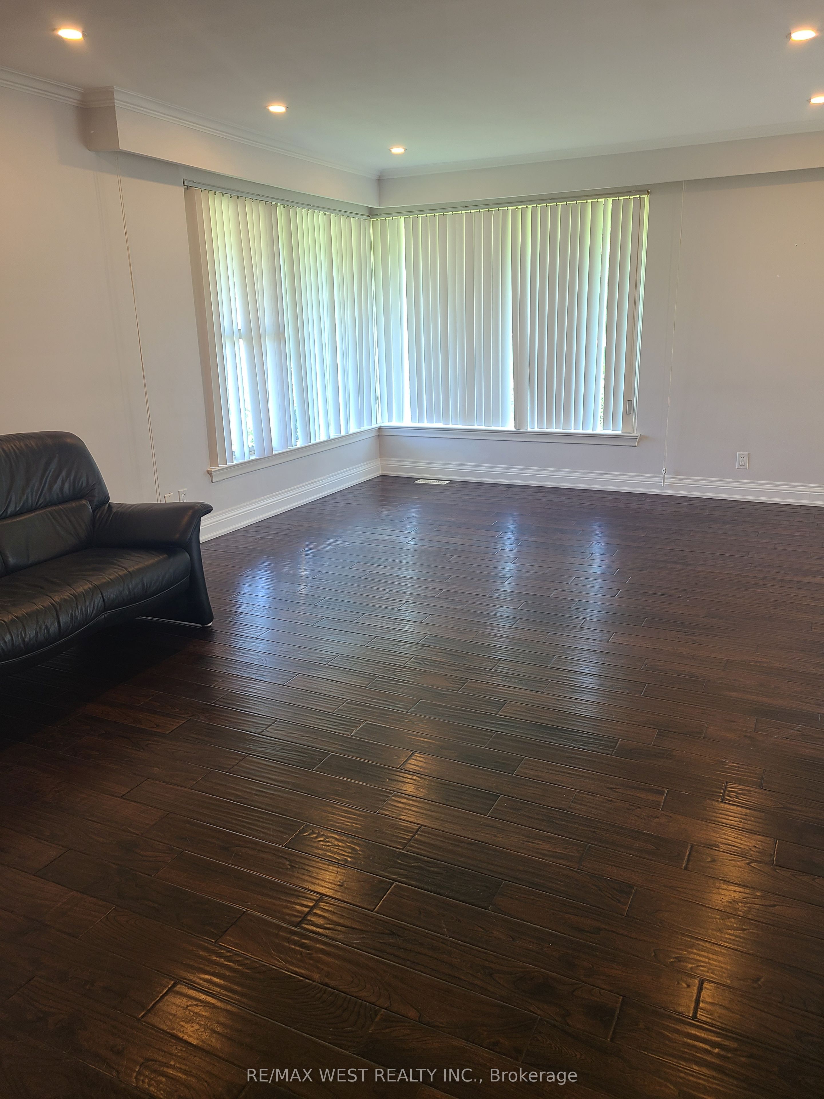43 Playfair Avenue Property Photo 4