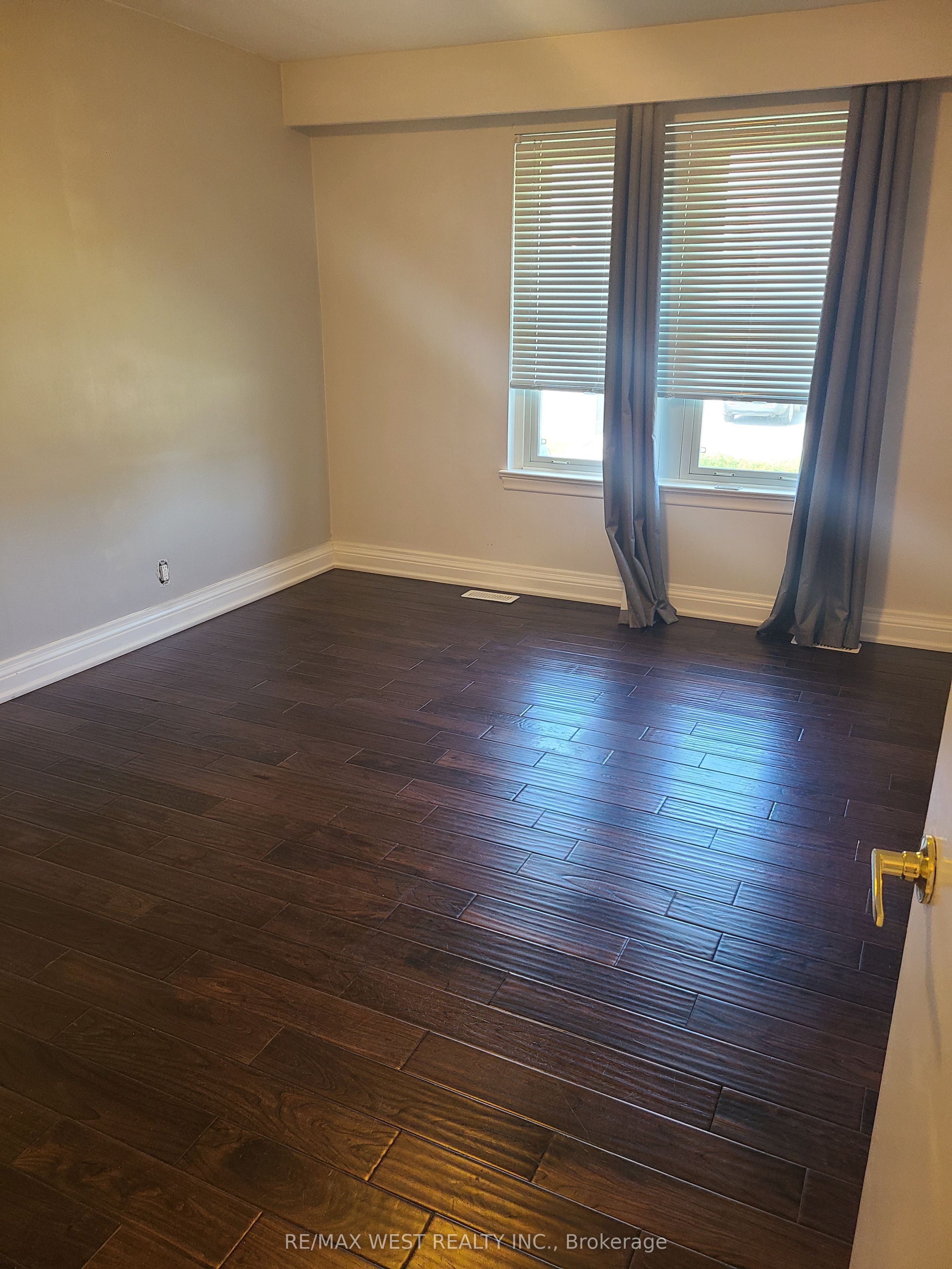 43 Playfair Avenue Property Photo 9