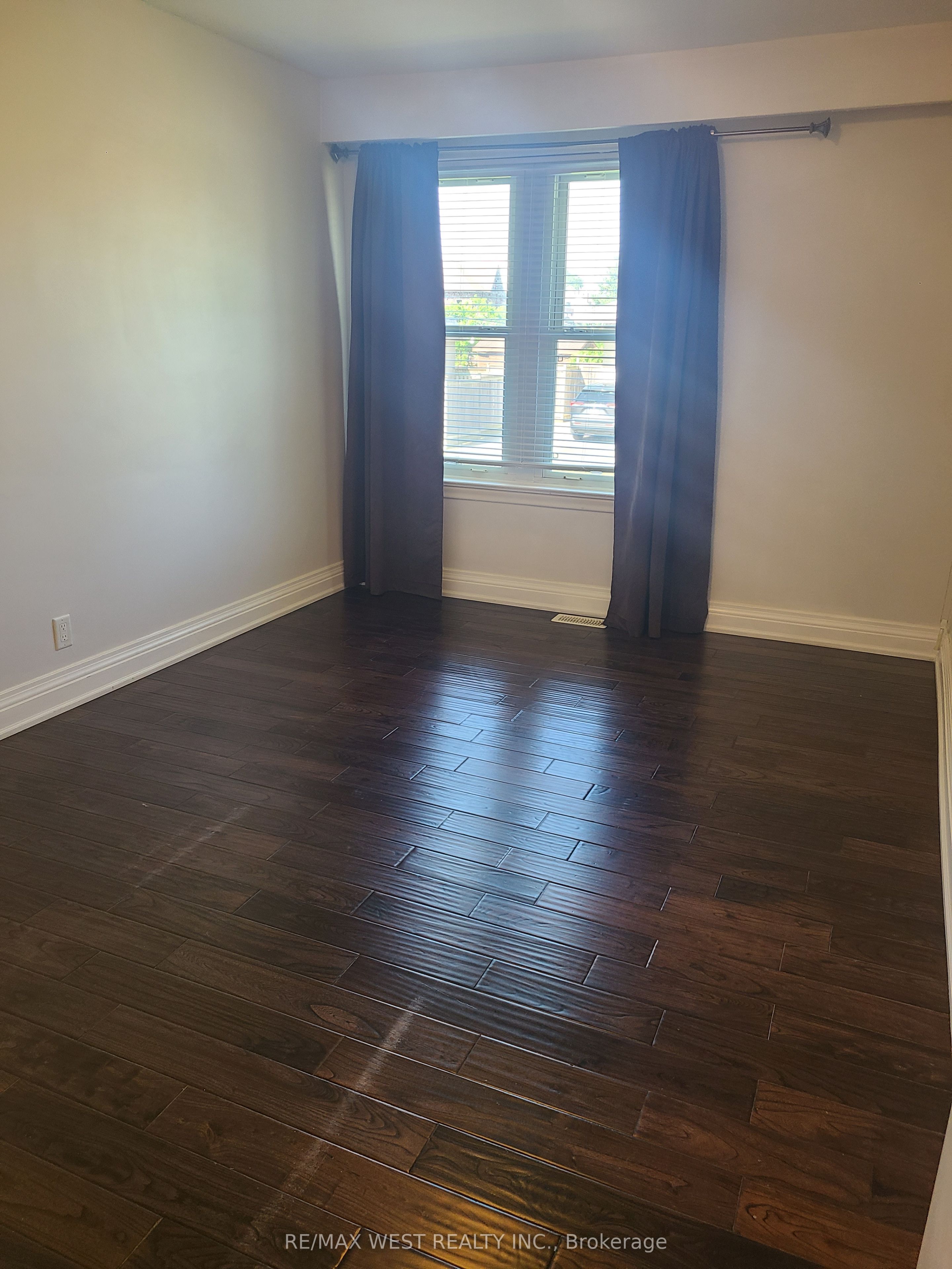 43 Playfair Avenue Property Photo 10