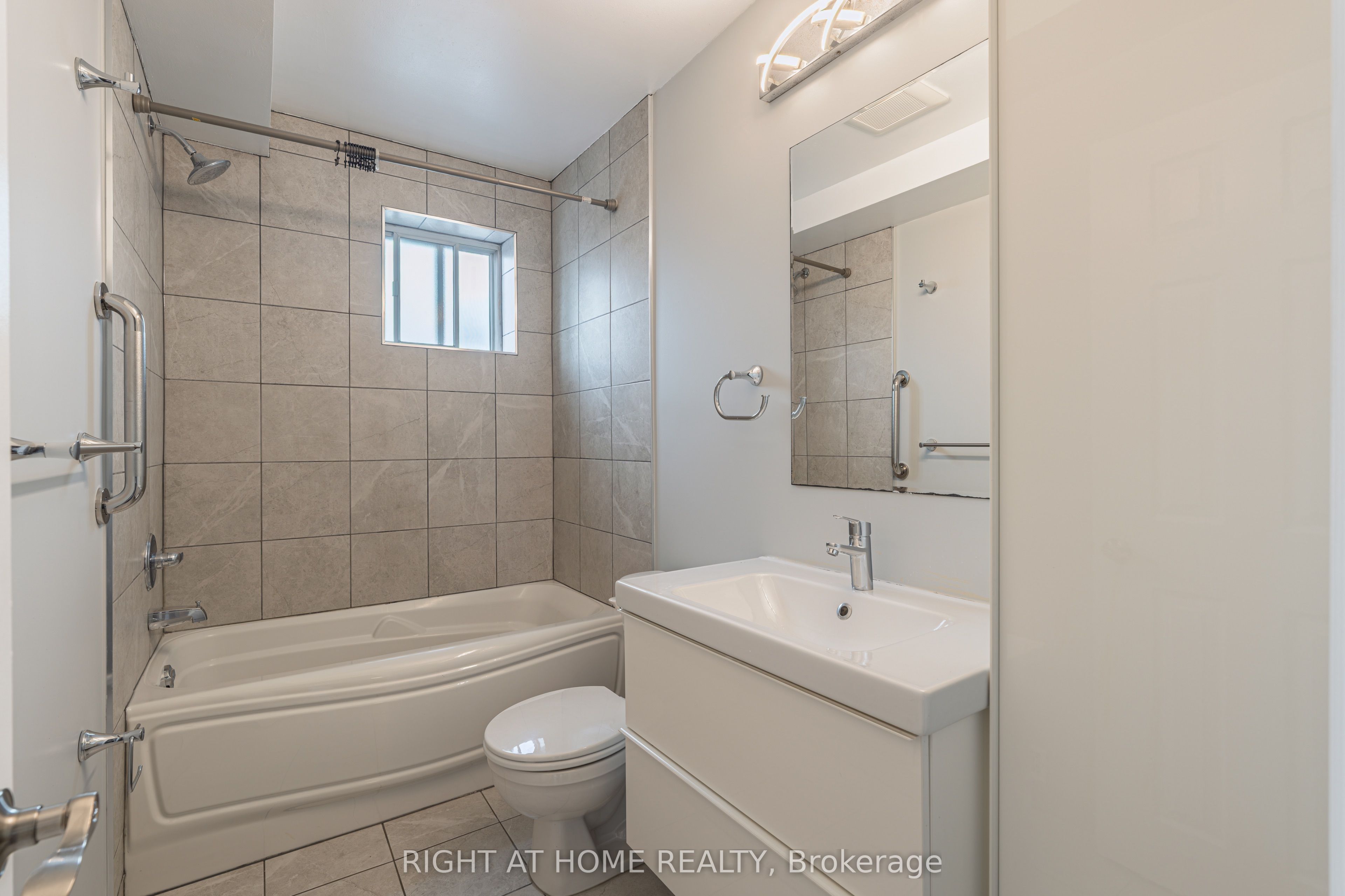 1132 The Queensway Avenue A Property Photo 21