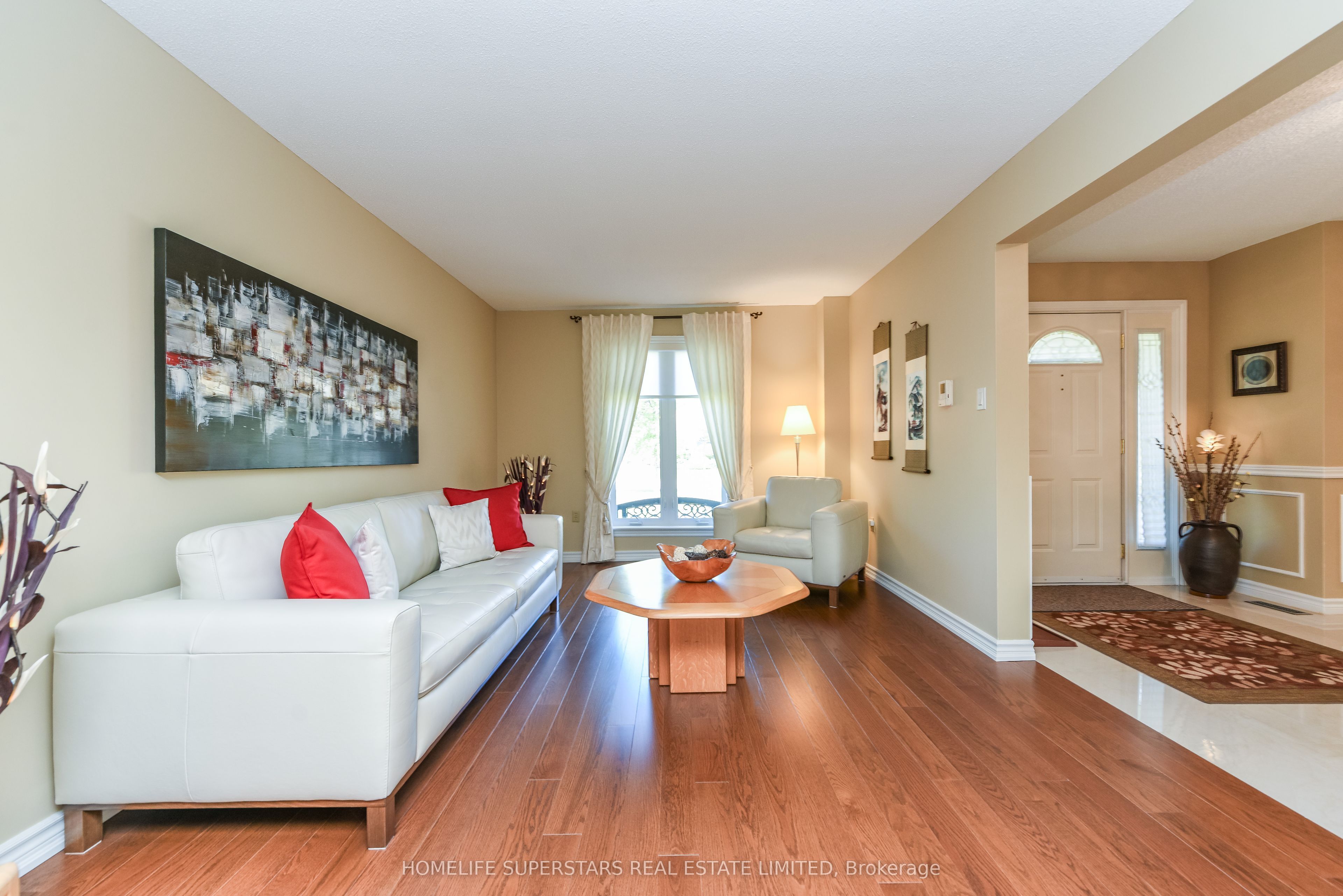 168 River Oaks Boulevard E Property Photo 6