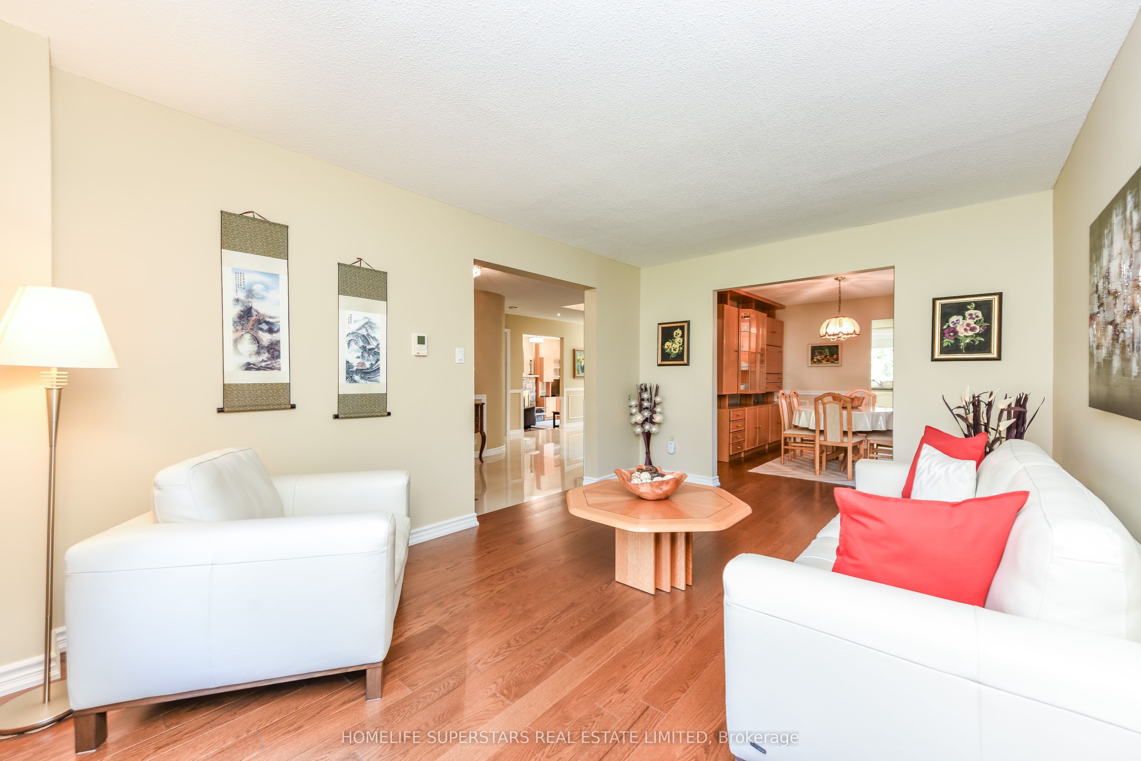 168 River Oaks Boulevard E Property Photo 7