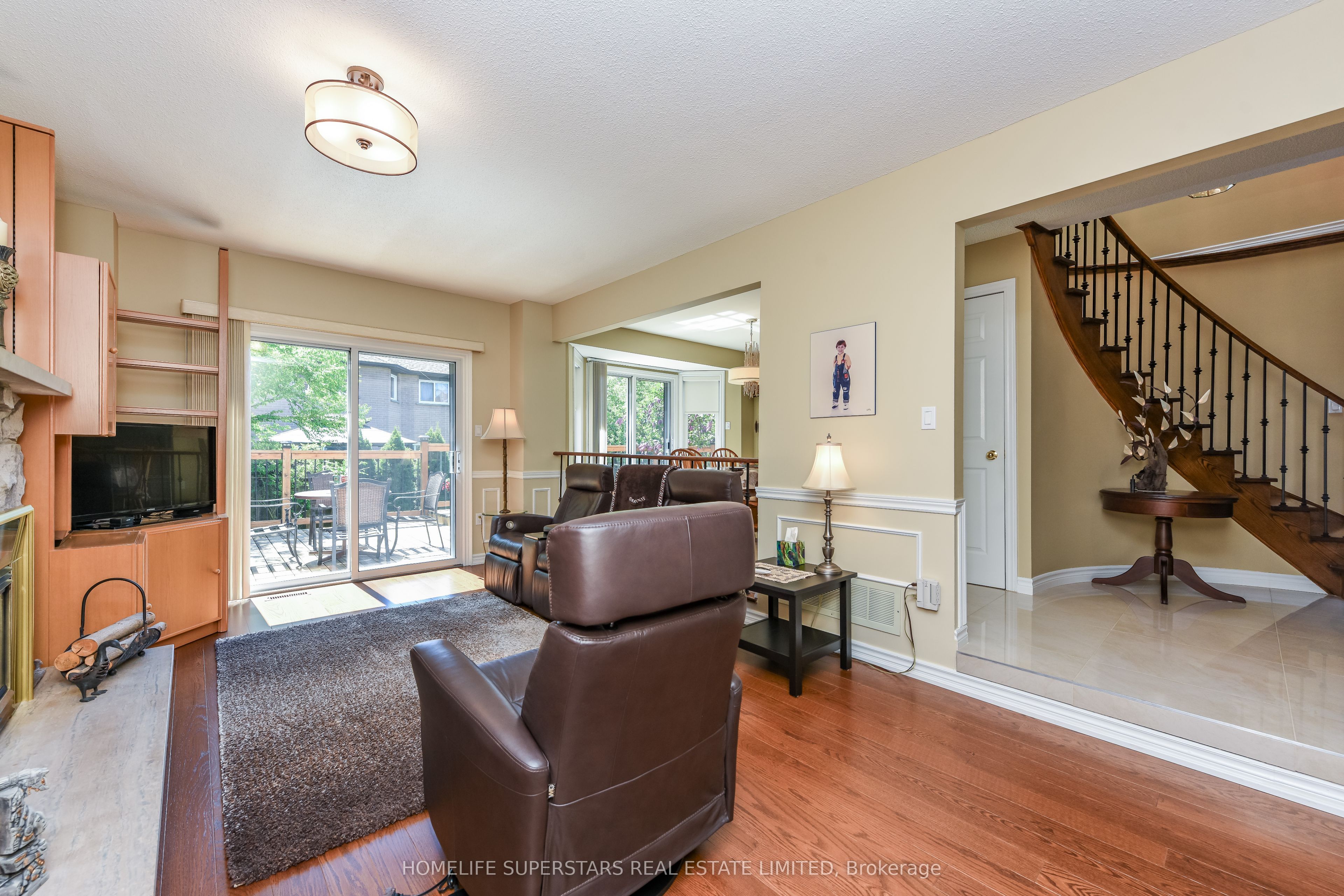168 River Oaks Boulevard E Property Photo 10