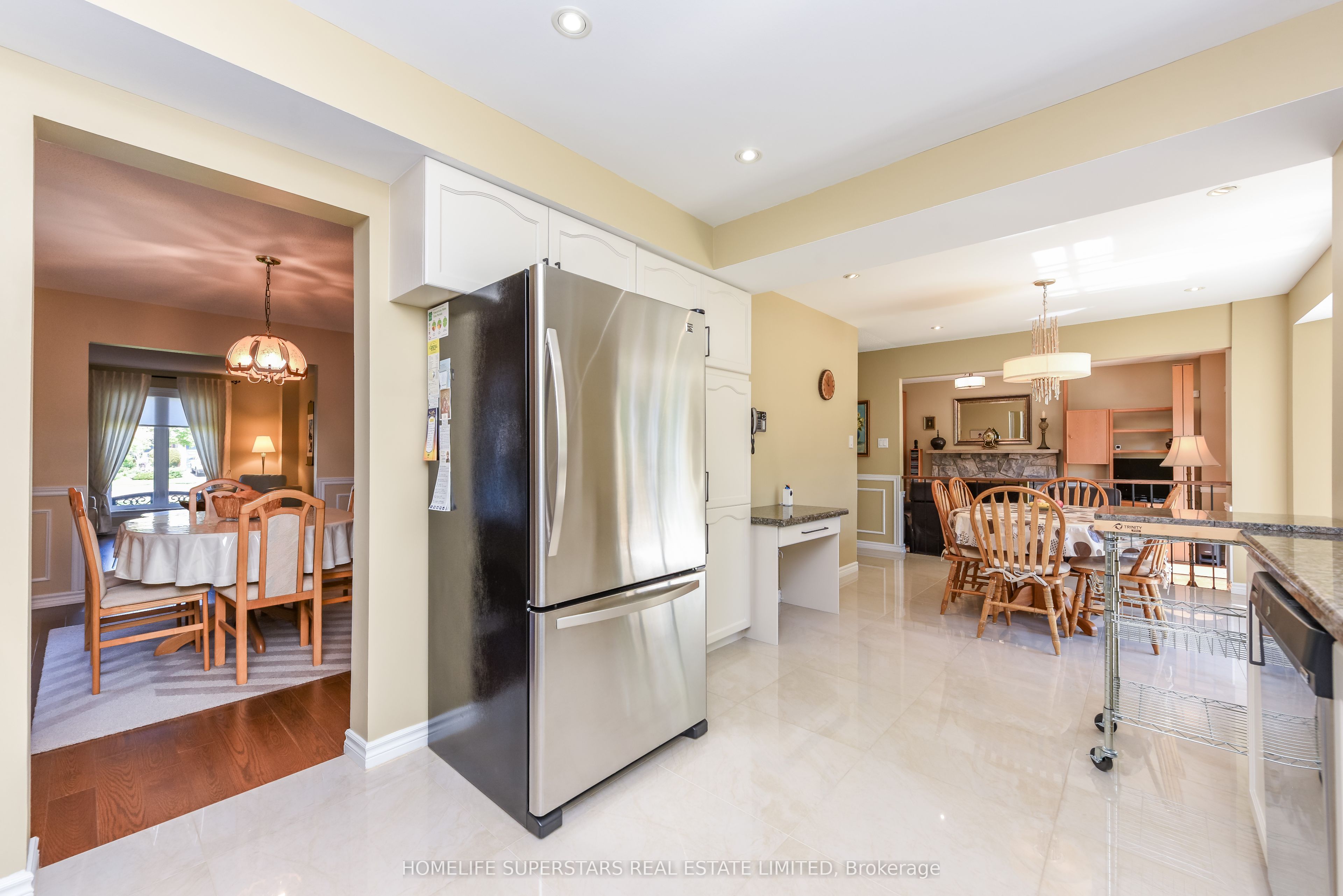 168 River Oaks Boulevard E Property Photo 18