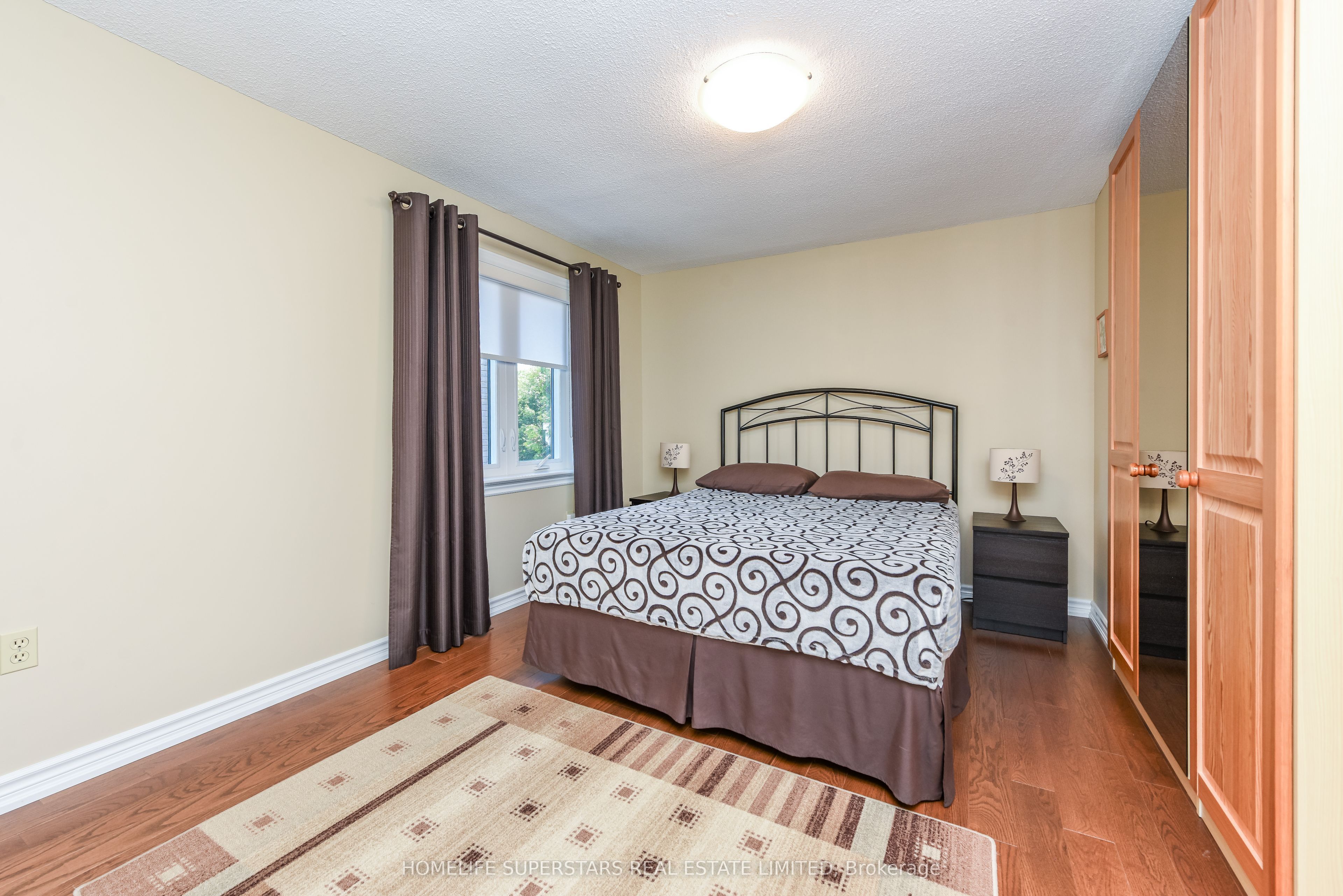 168 River Oaks Boulevard E Property Photo 23