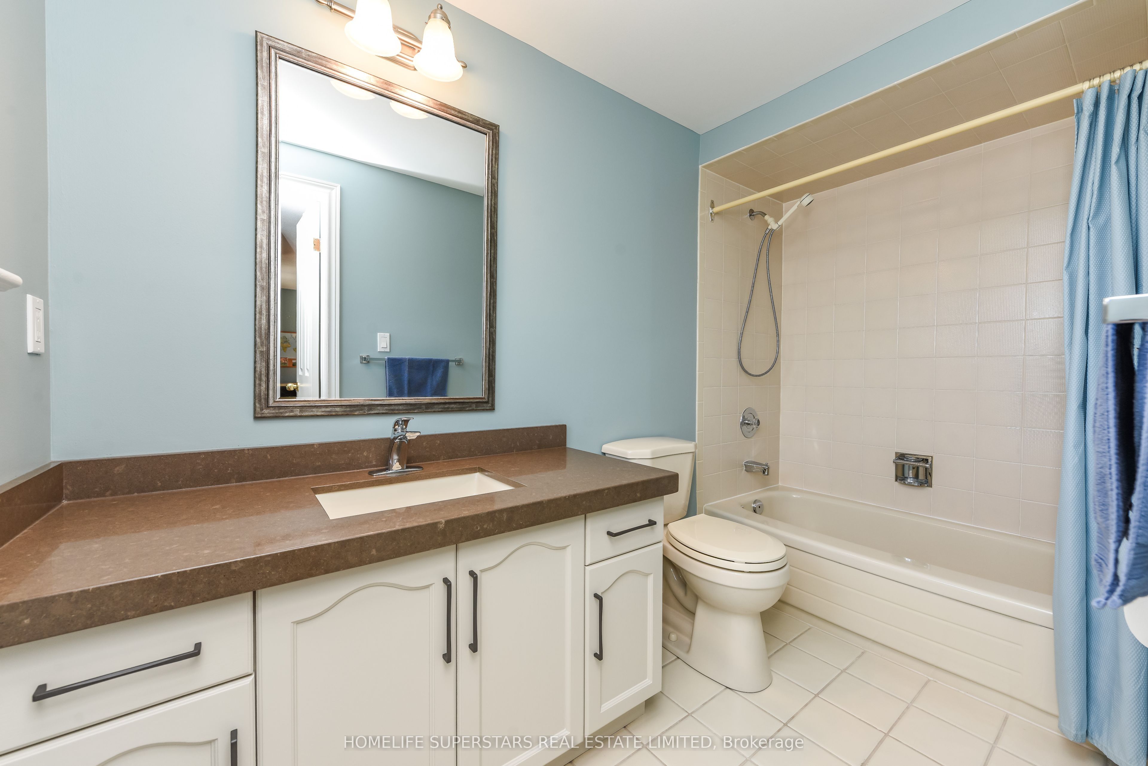 168 River Oaks Boulevard E Property Photo 31