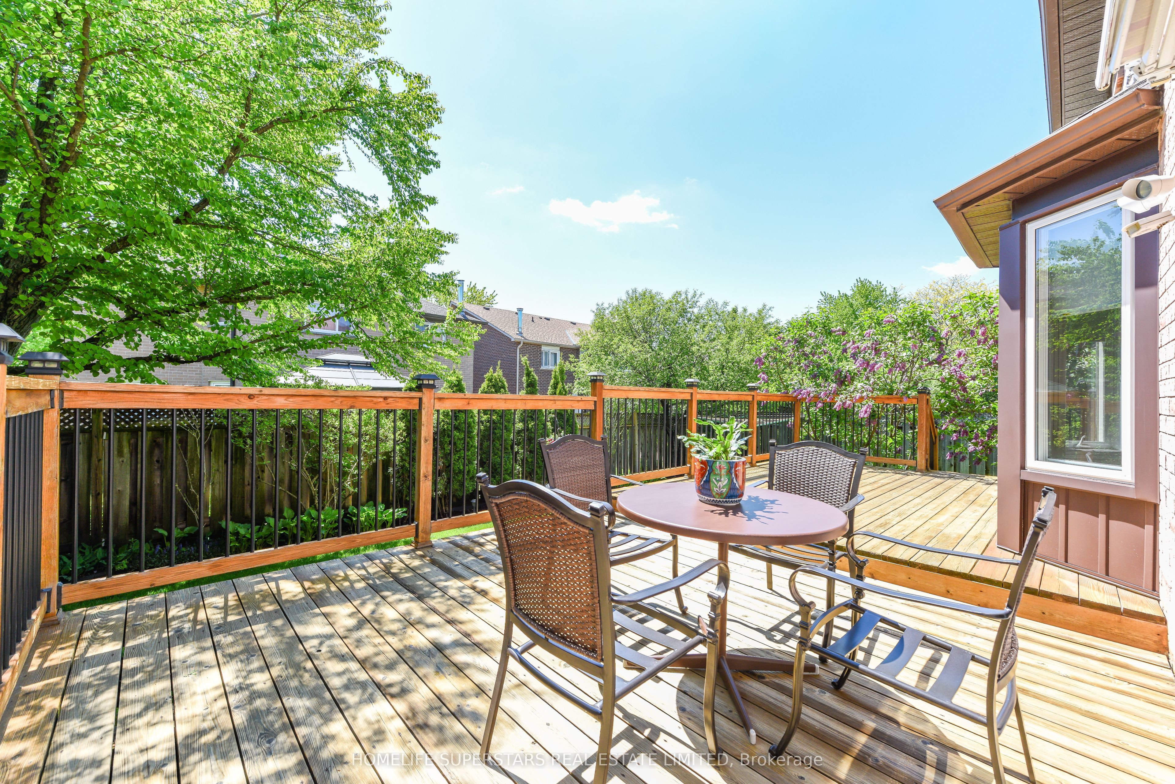 168 River Oaks Boulevard E Property Photo 41