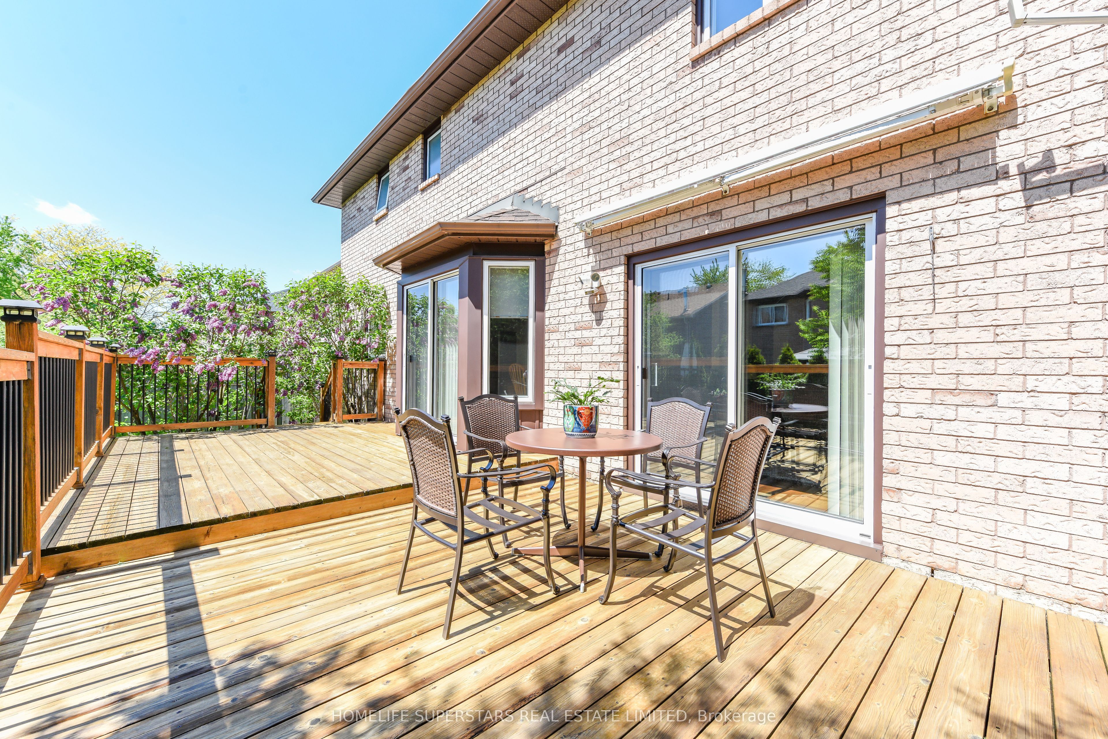 168 River Oaks Boulevard E Property Photo 42