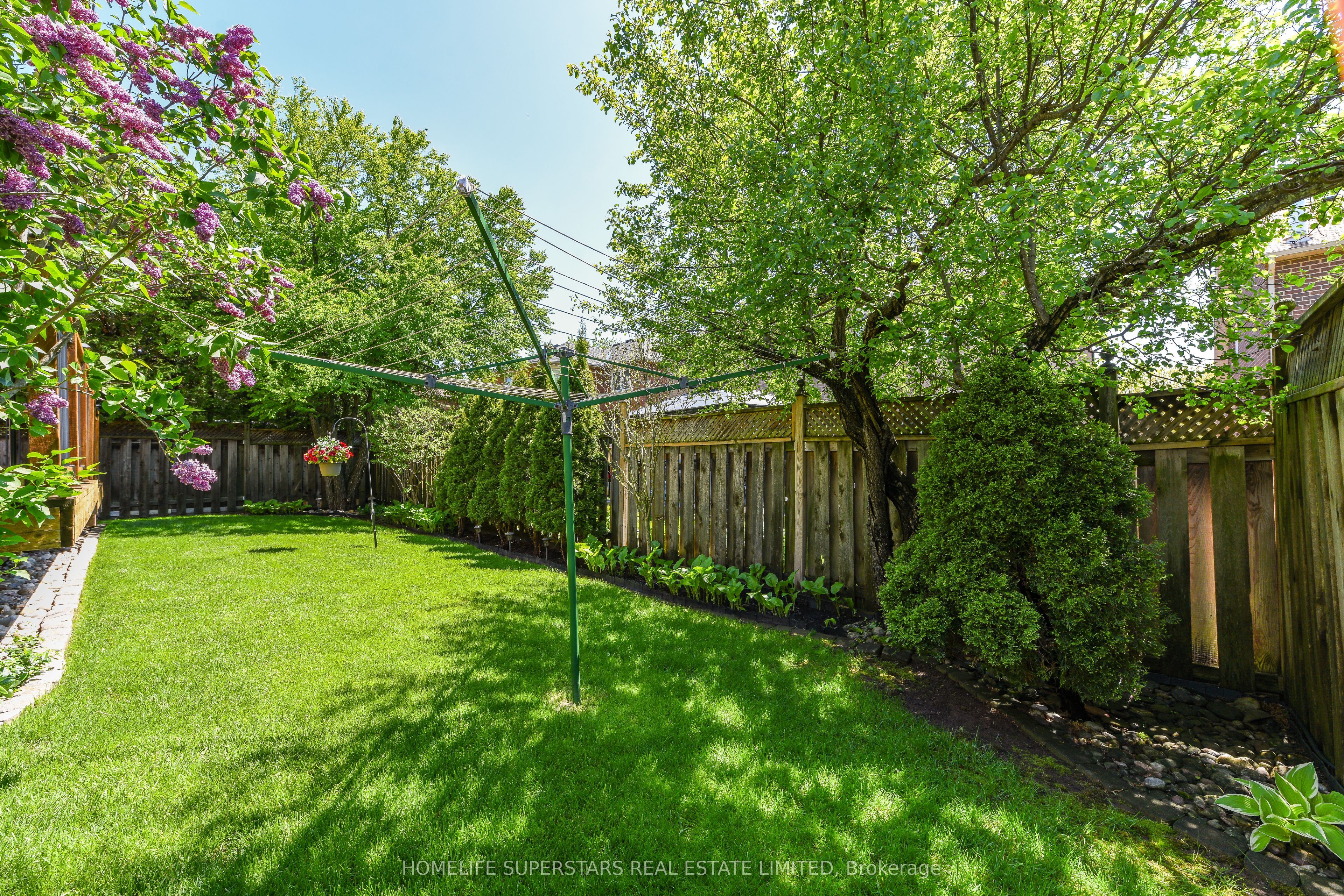 168 River Oaks Boulevard E Property Photo 44