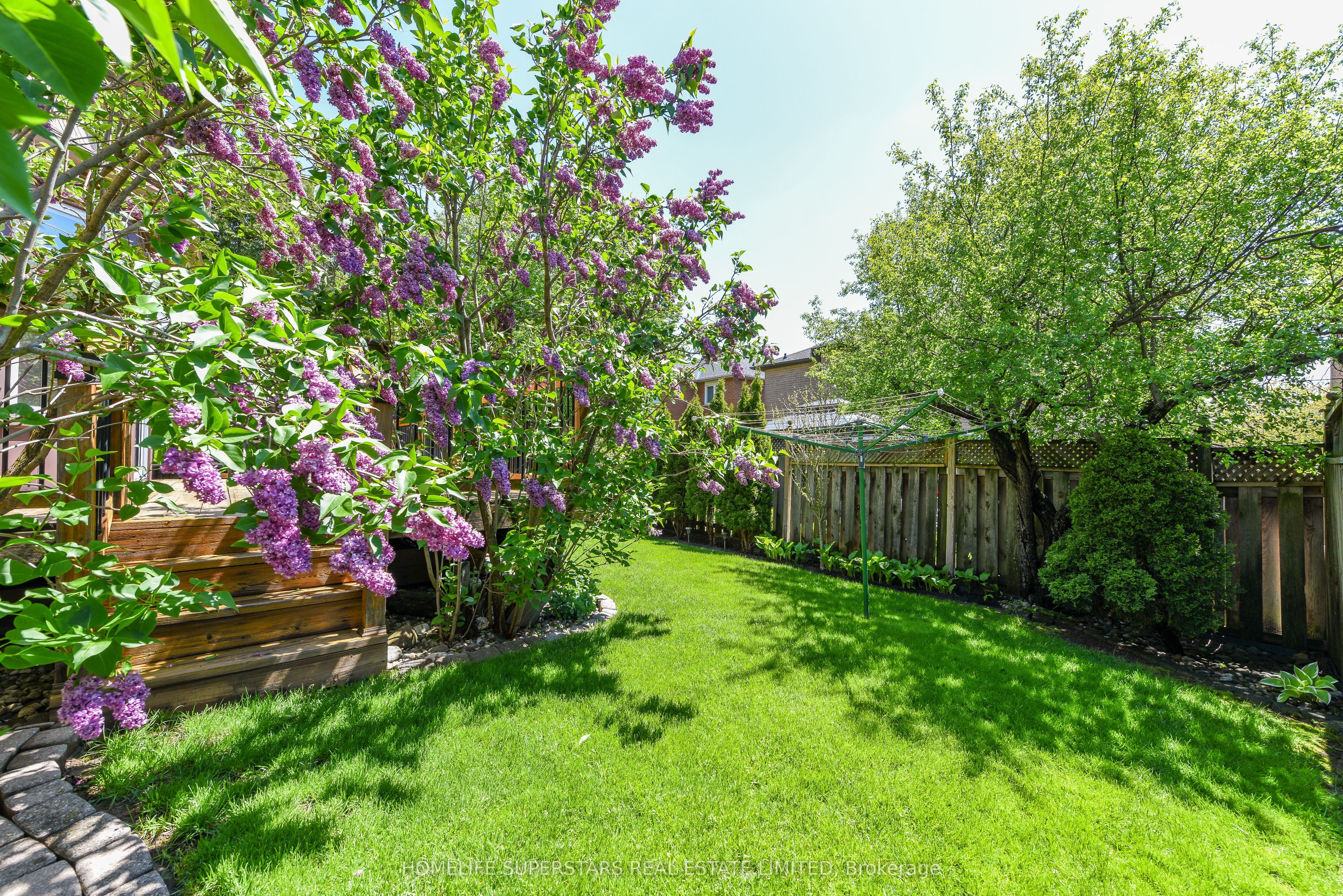 168 River Oaks Boulevard E Property Photo 45