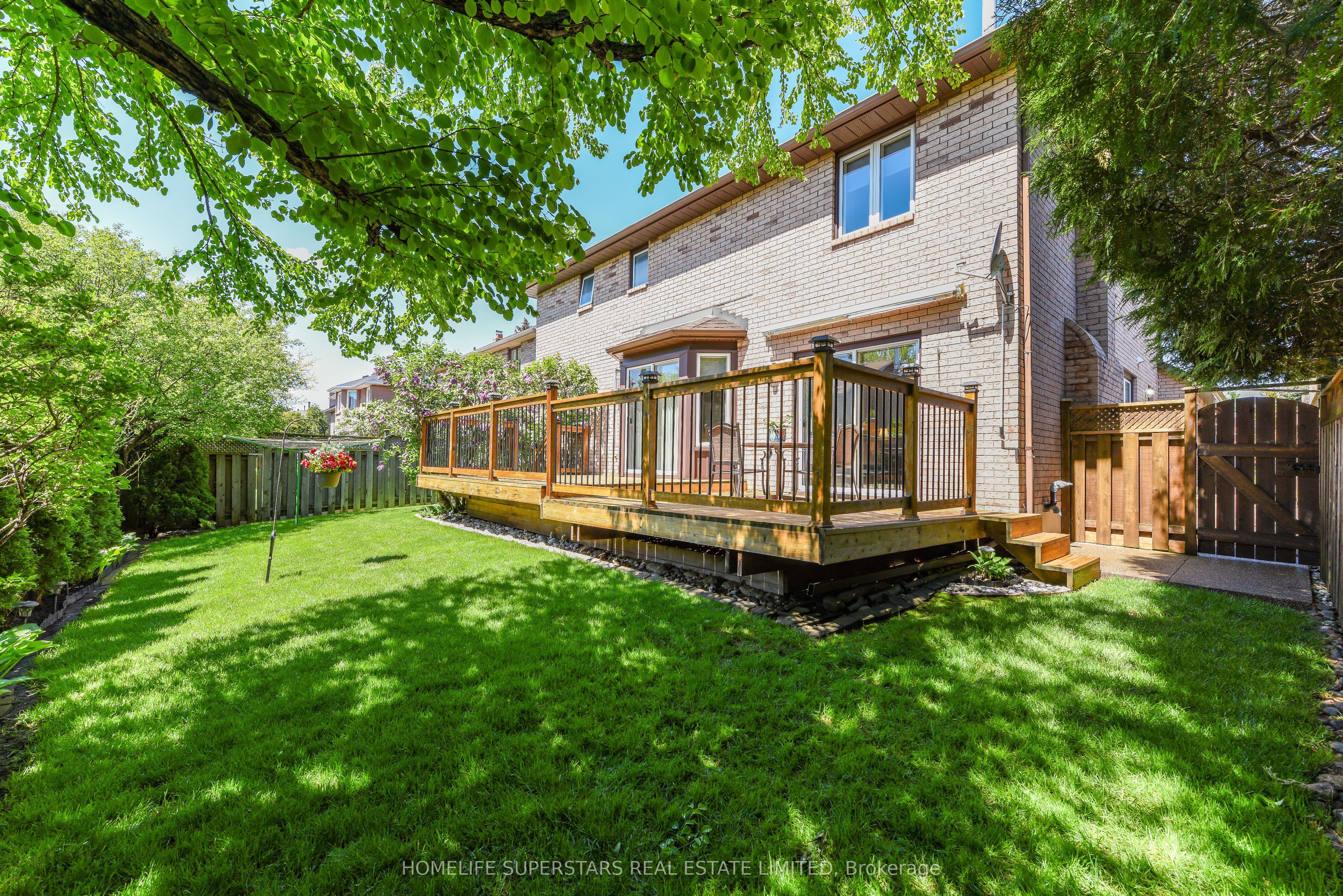 168 River Oaks Boulevard E Property Photo 48