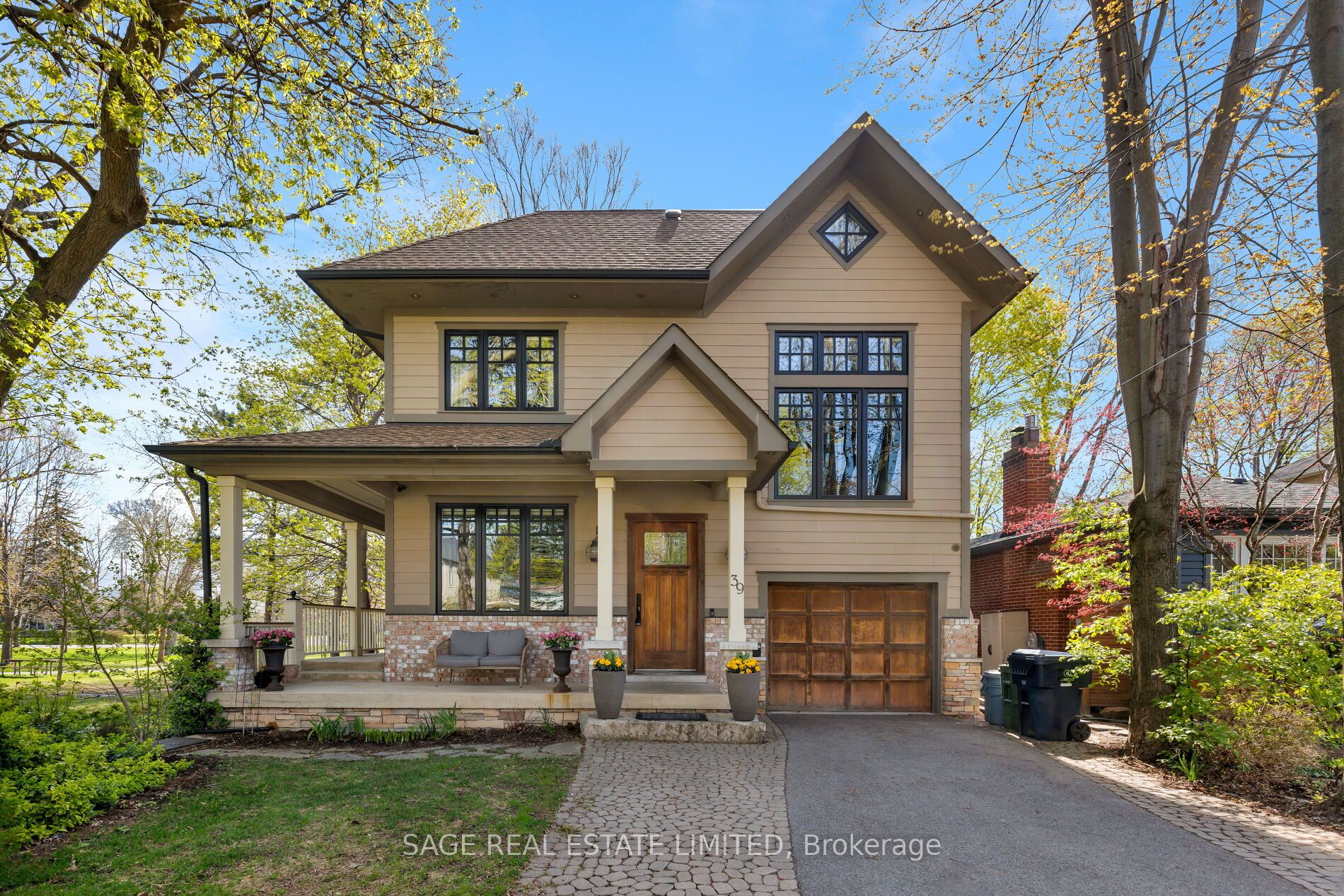 39 Loyalist Road
