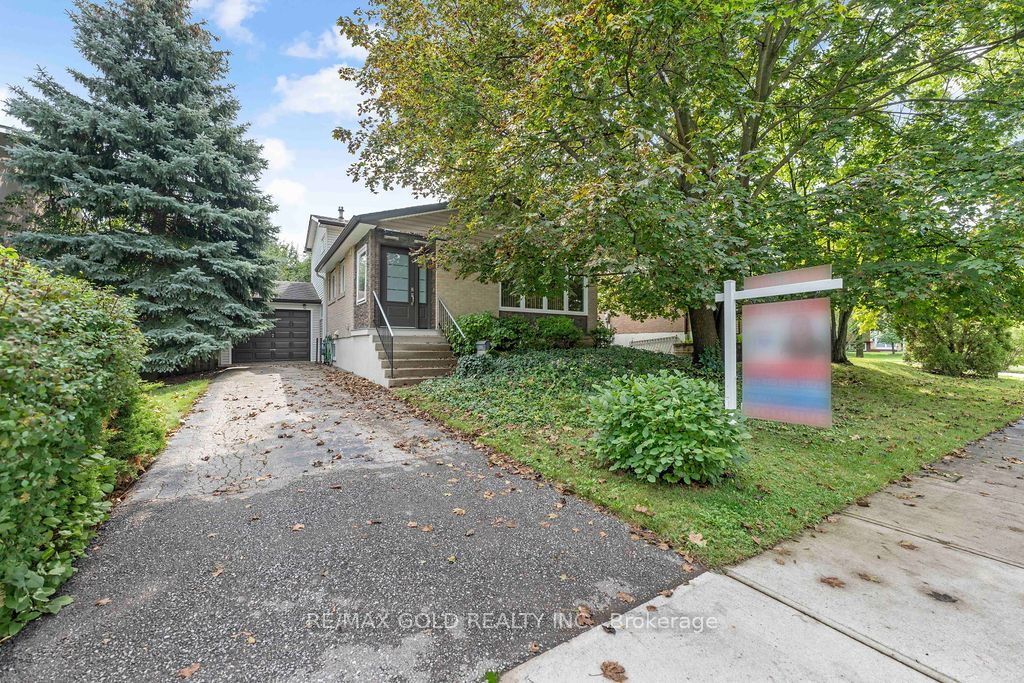 29 Carberry Crescent Property Photo 1