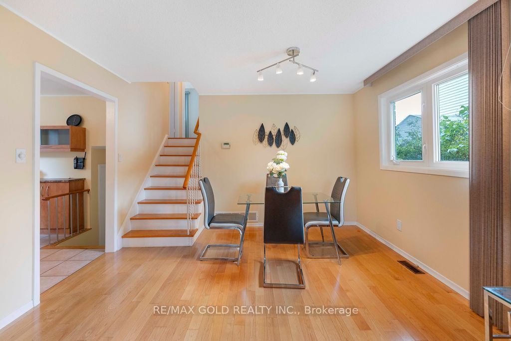 29 Carberry Crescent Property Photo 5
