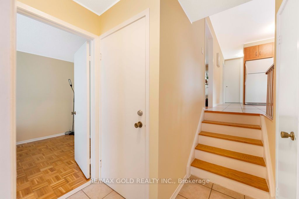 29 Carberry Crescent Property Photo 28