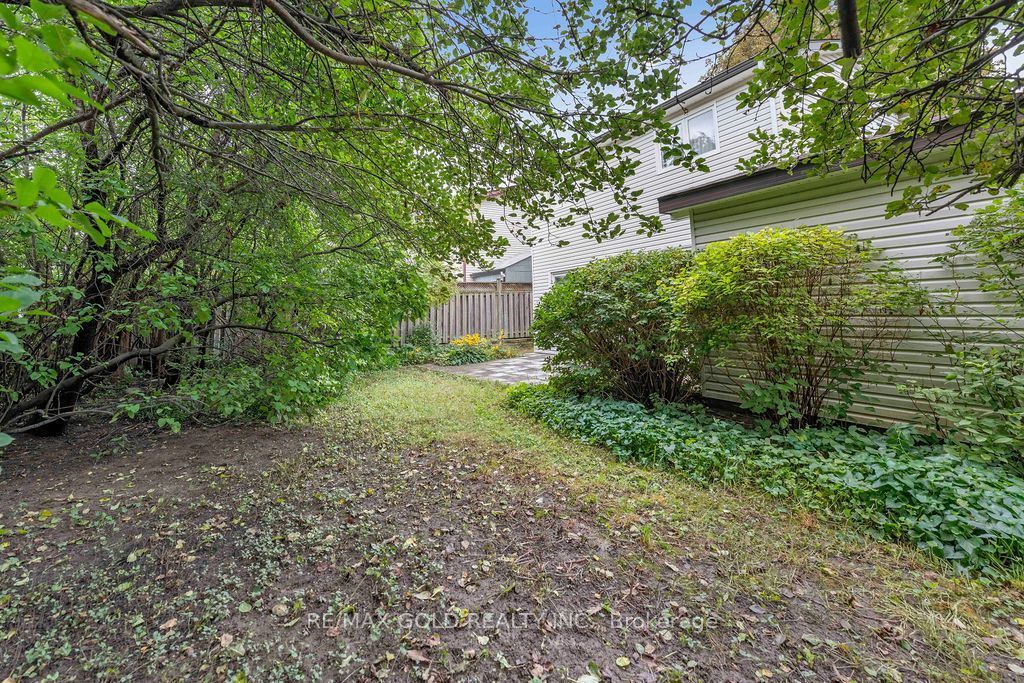 29 Carberry Crescent Property Photo 44