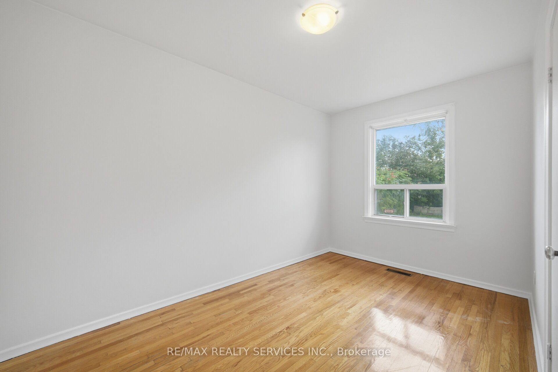 27 Edgemont Drive Property Photo 24