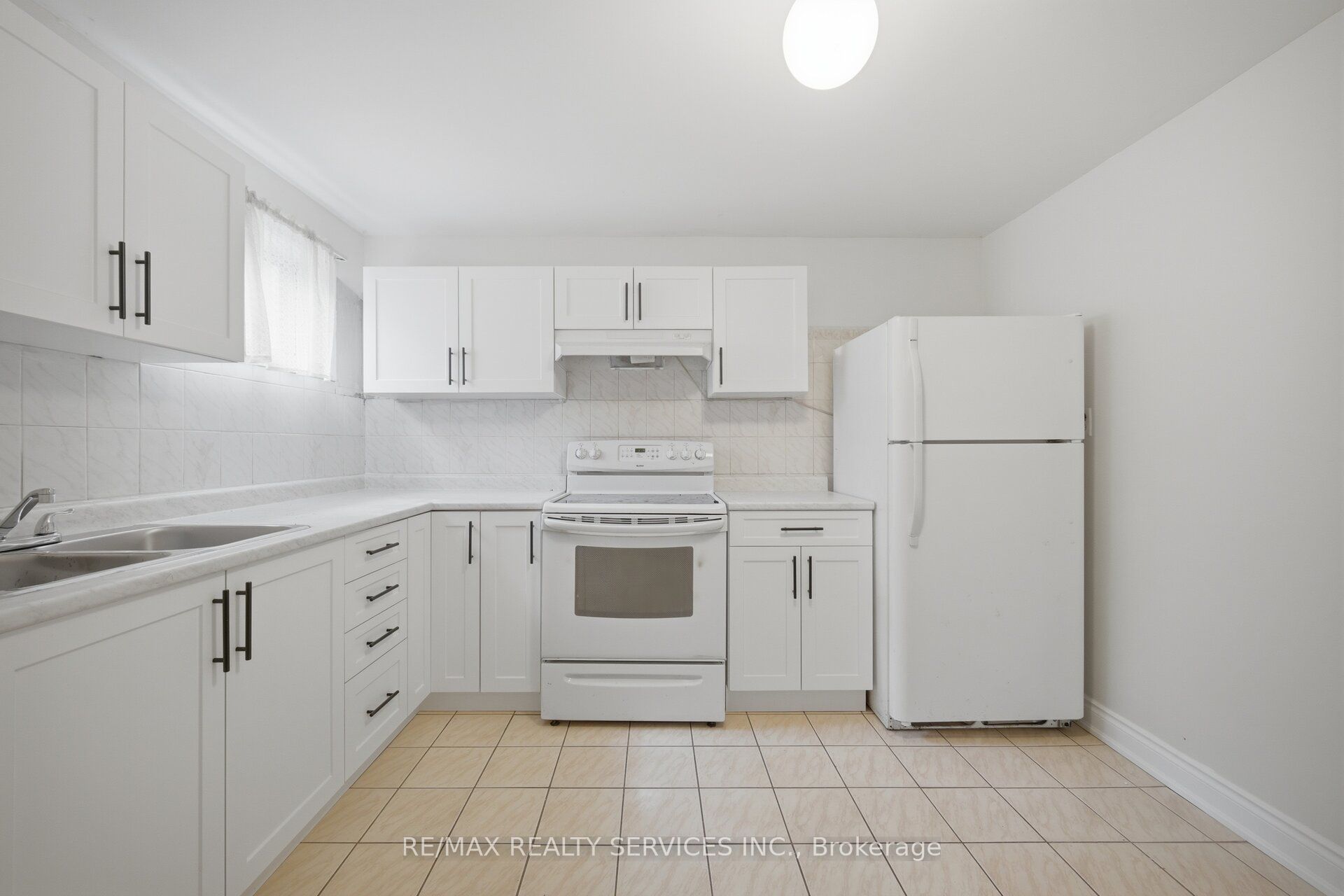 27 Edgemont Drive Property Photo 33