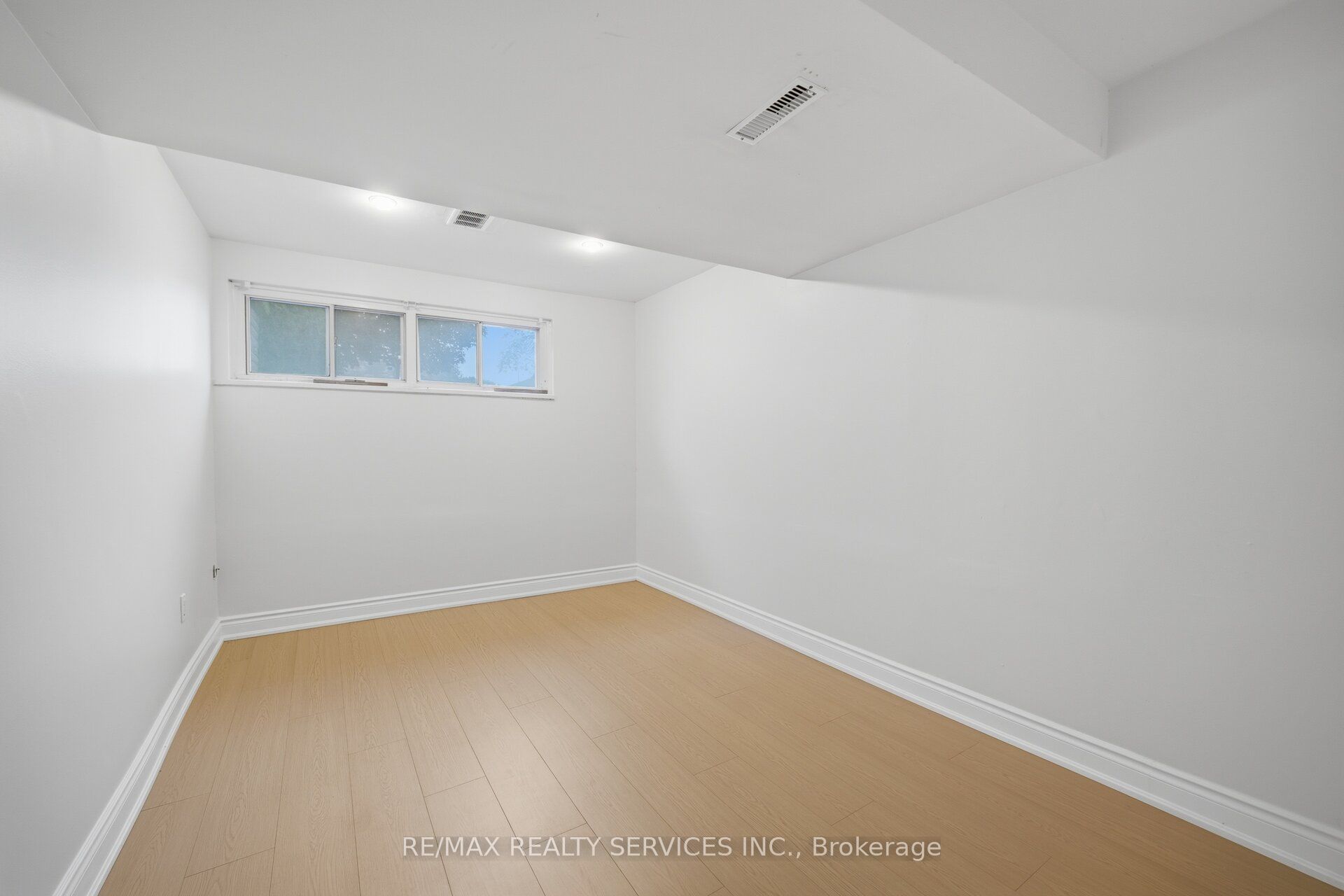 27 Edgemont Drive Property Photo 37