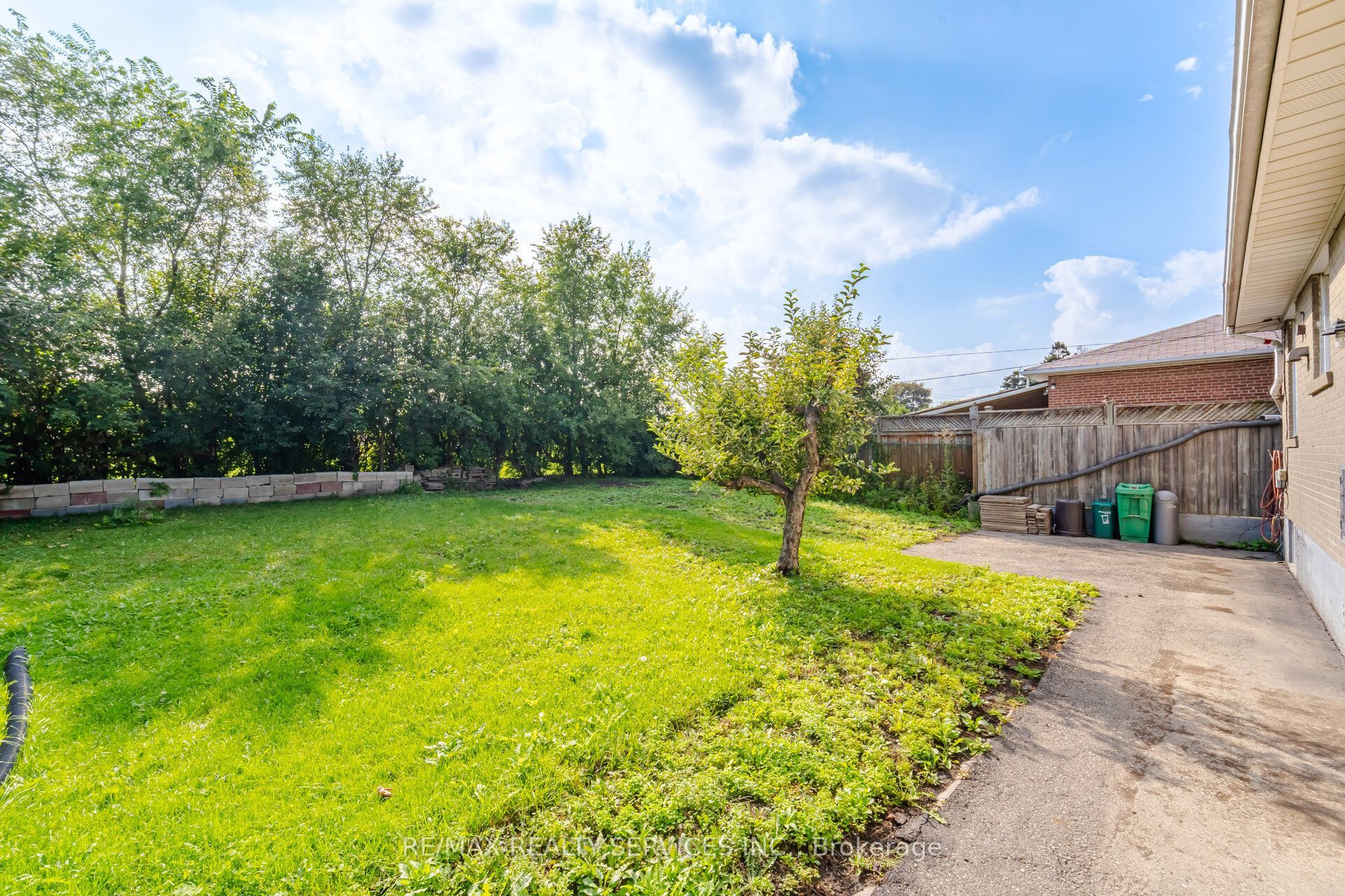27 Edgemont Drive Property Photo 48
