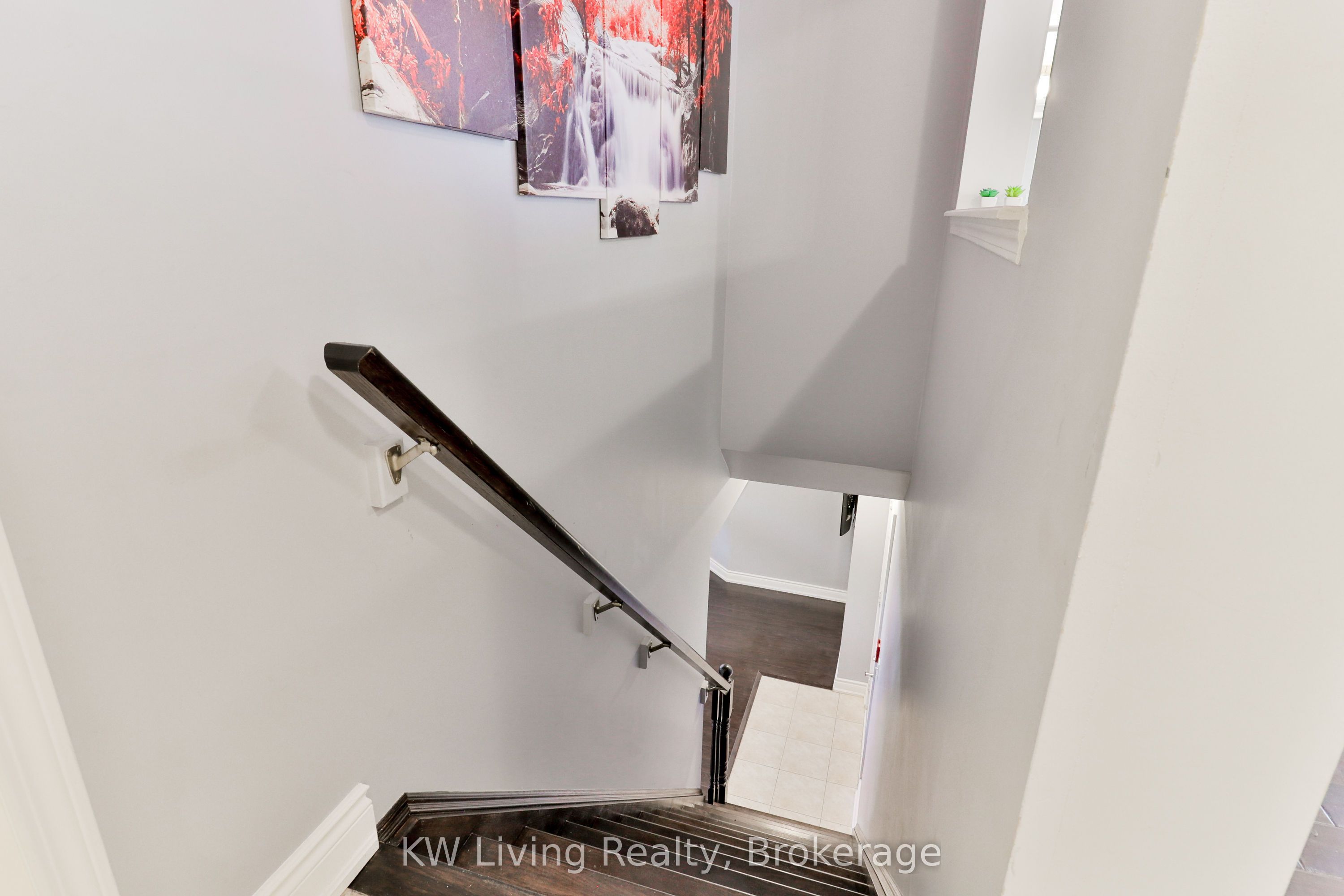 740 Neighbourhood Circle 4 Property Photo 30