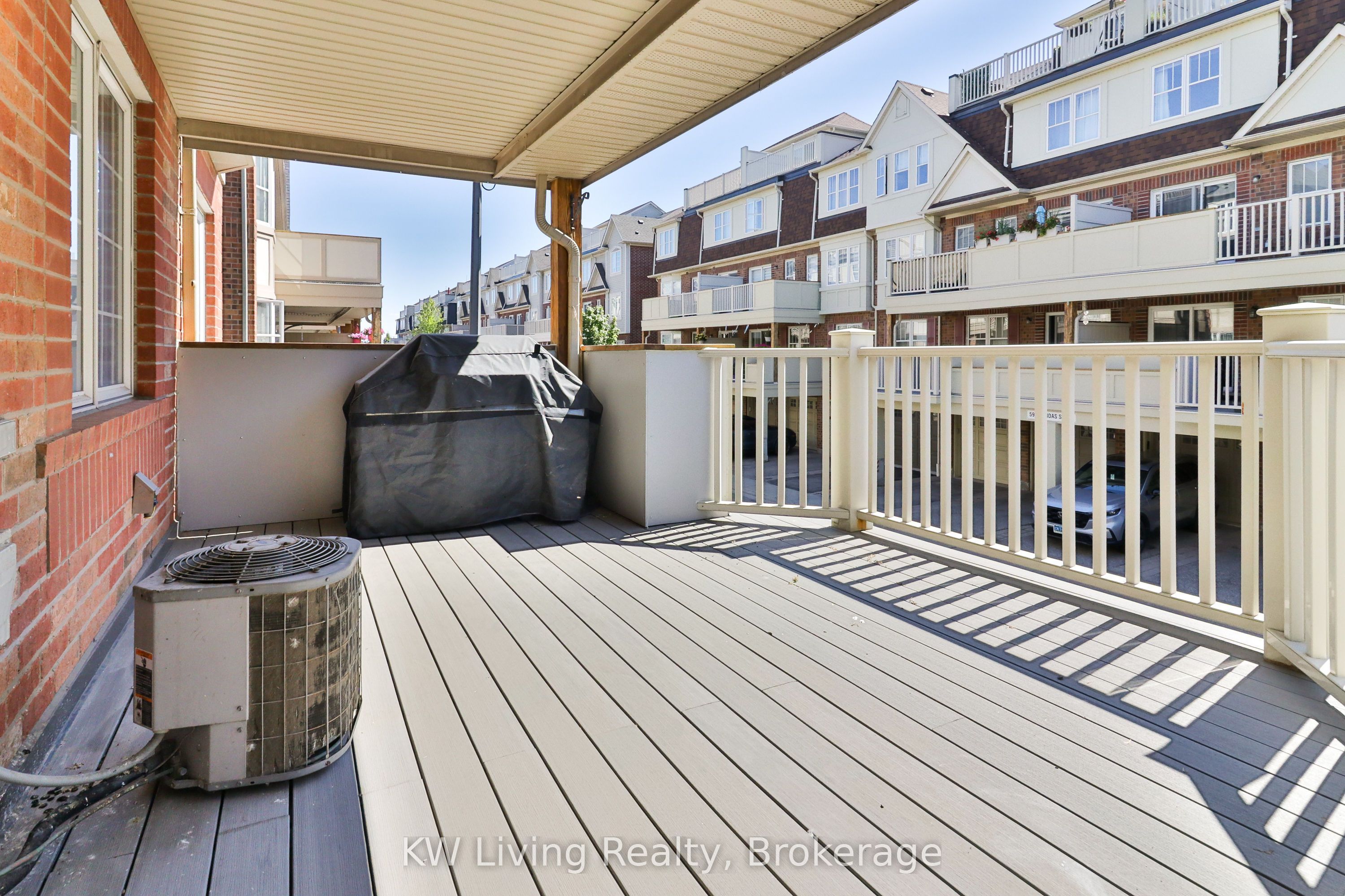 740 Neighbourhood Circle 4 Property Photo 31