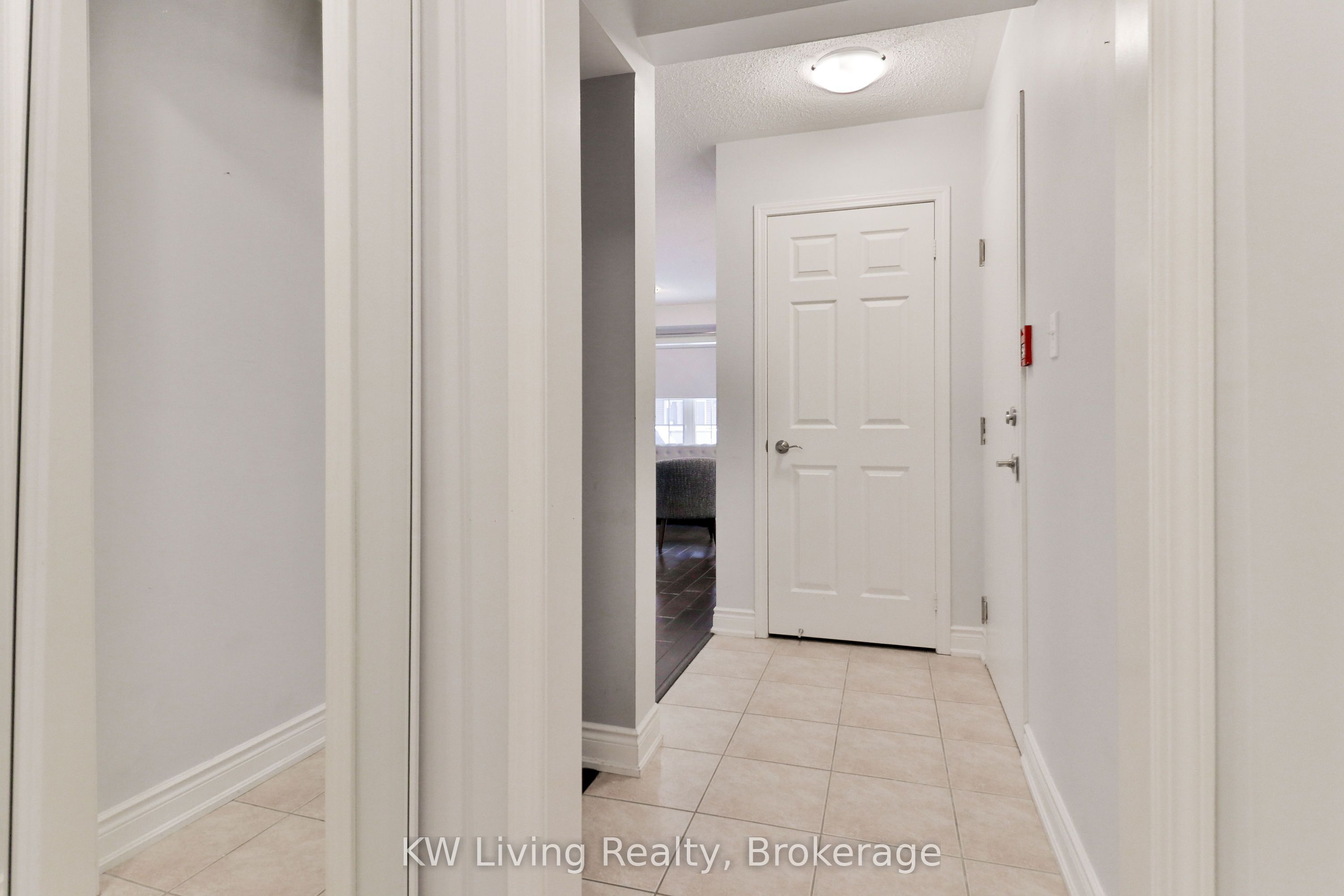 740 Neighbourhood Circle 4 Property Photo 34