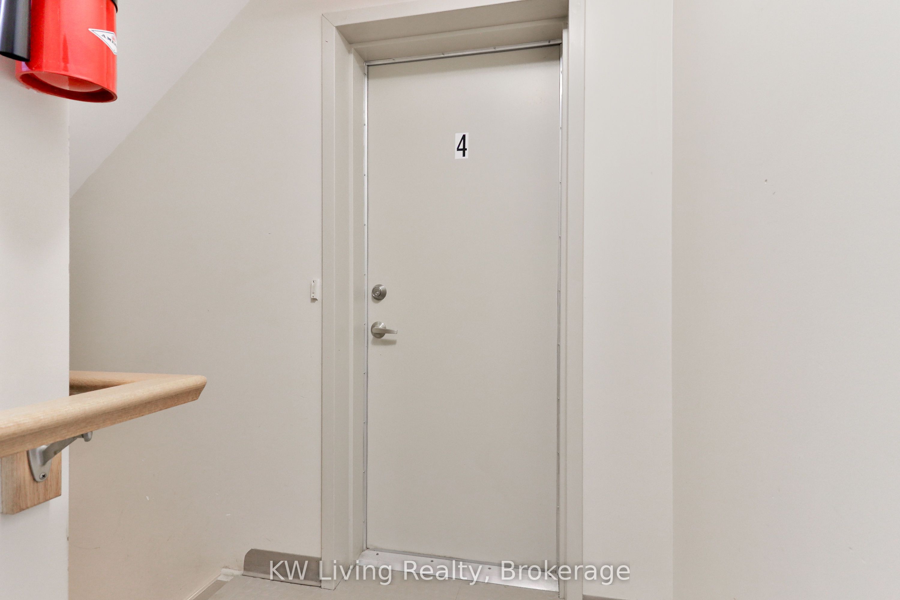 740 Neighbourhood Circle 4 Property Photo 36
