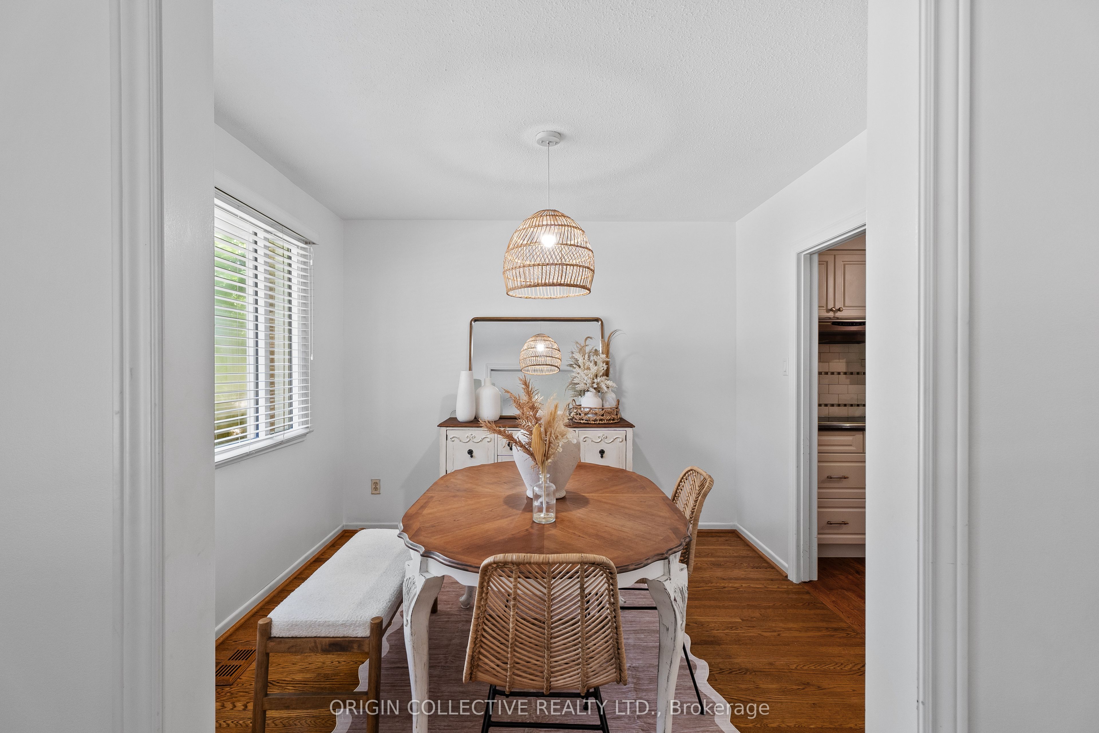 983 Parthia Crescent Property Photo 13