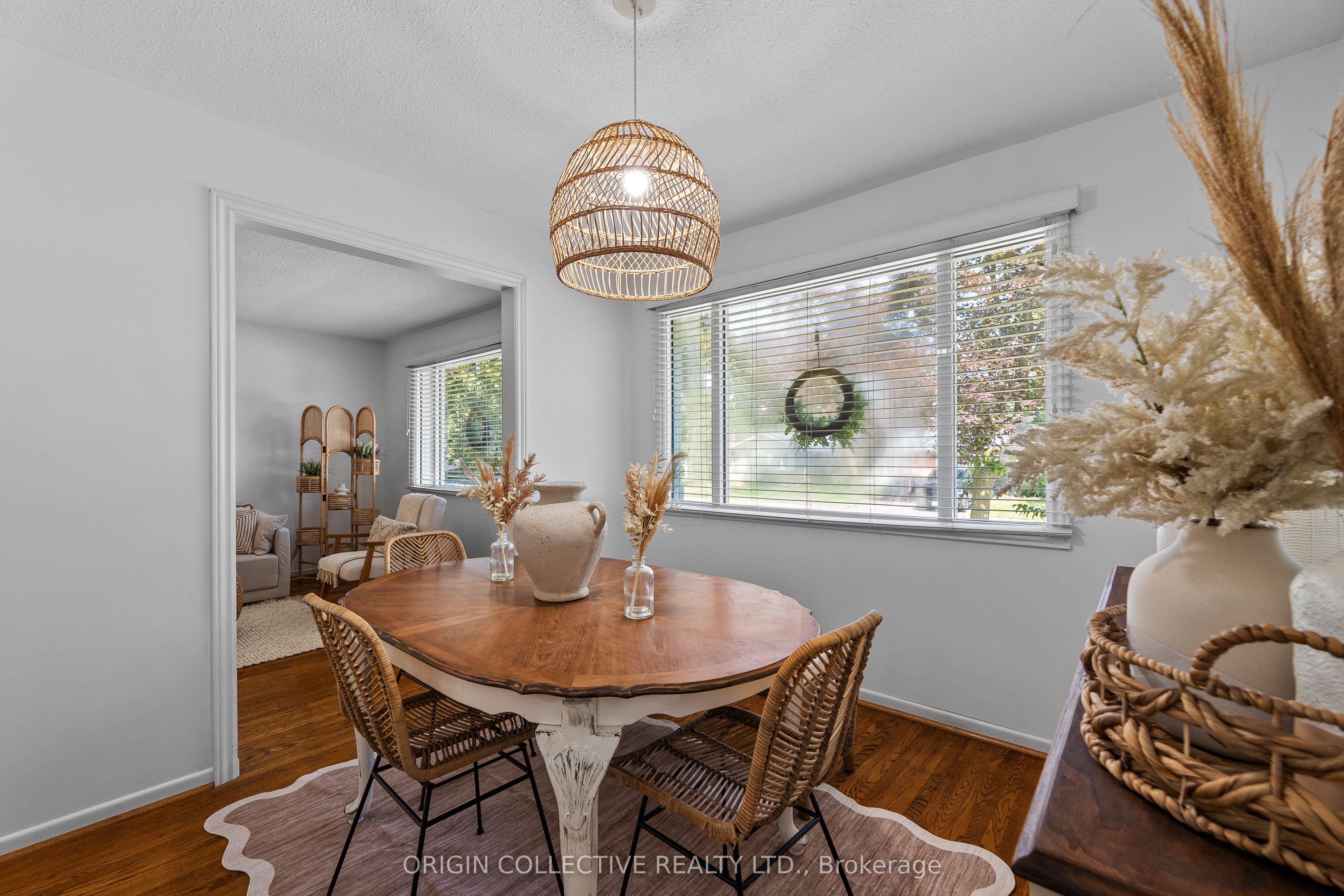 983 Parthia Crescent Property Photo 15