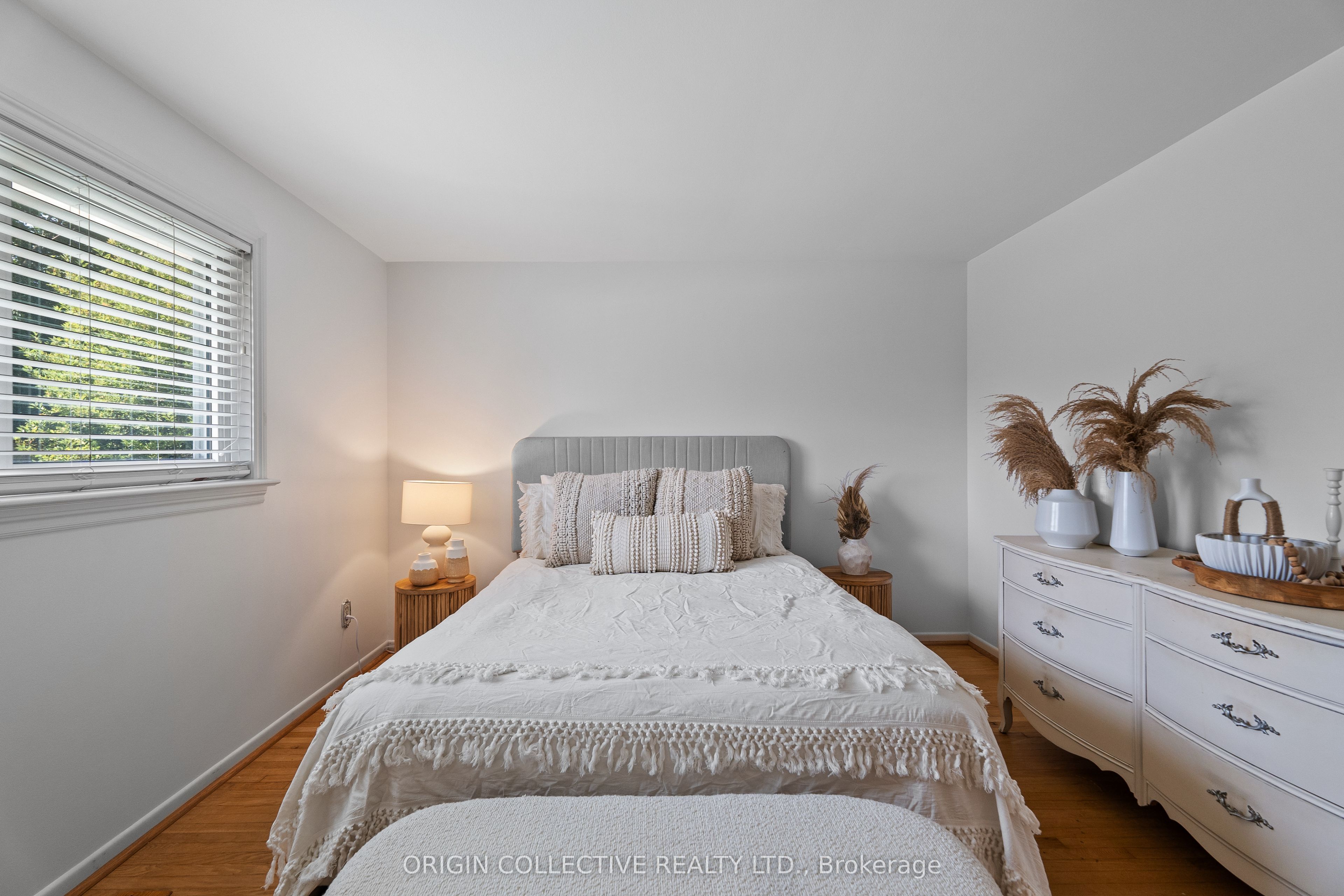 983 Parthia Crescent Property Photo 18