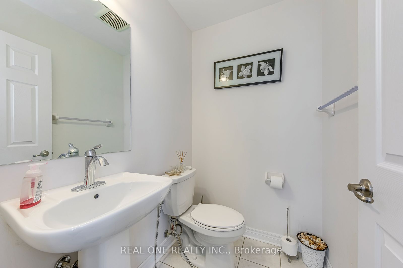 3310 Erasmum Street Property Photo 29