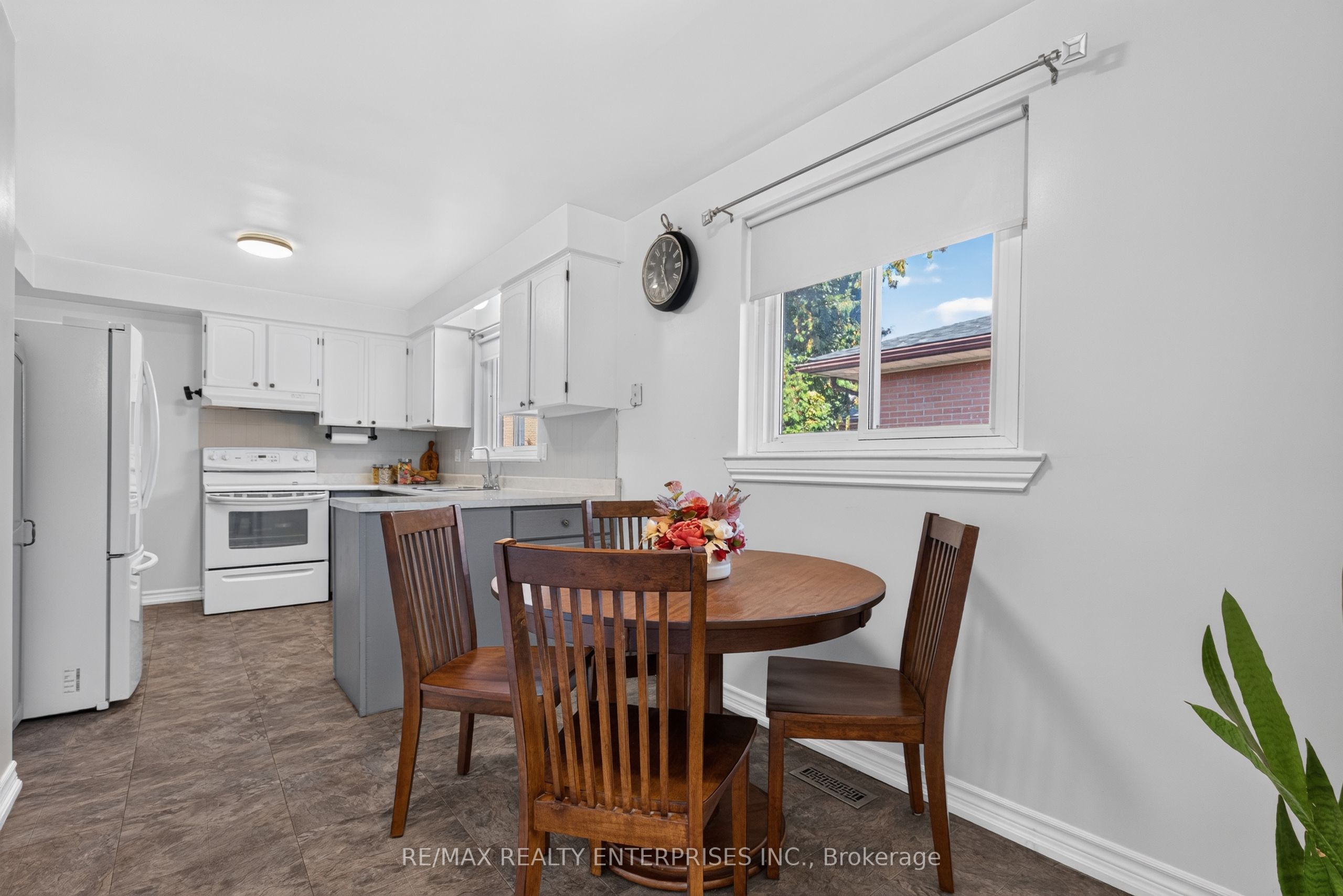 1083 Melton Drive Property Photo 4