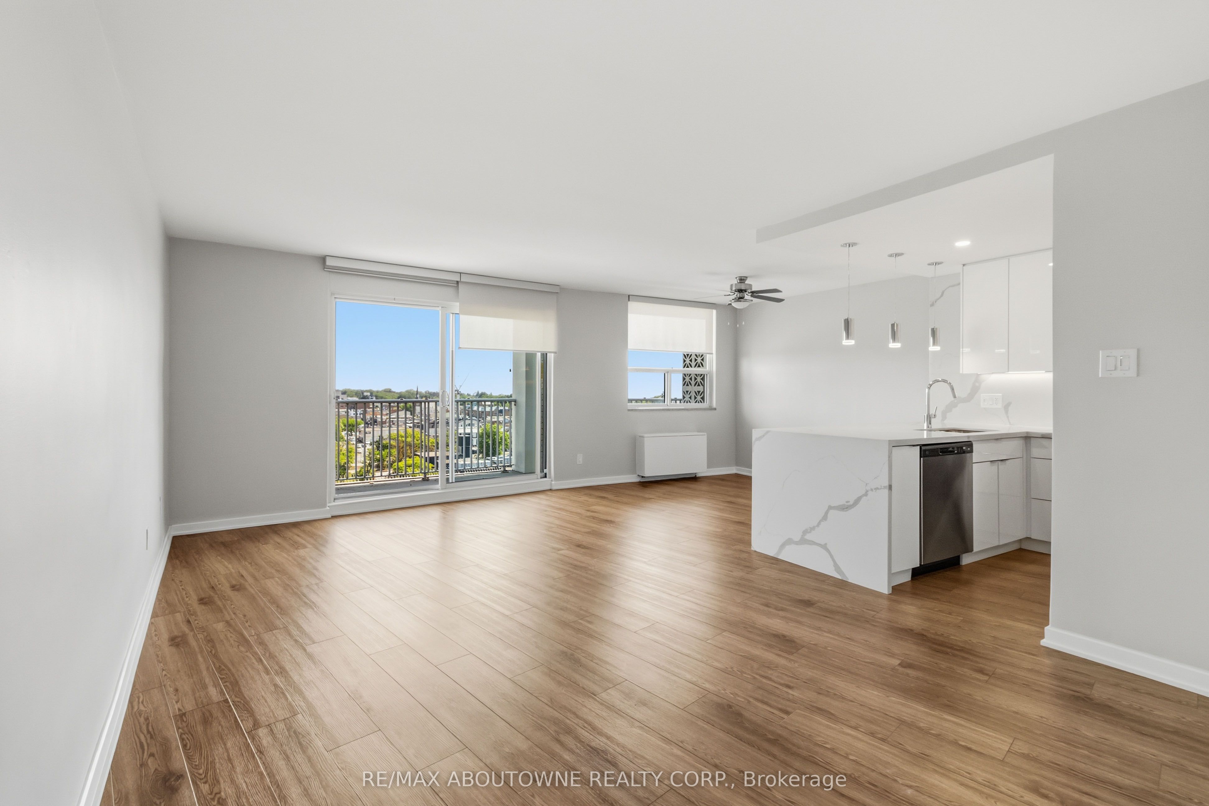 125 Forsythe Street 1201 Property Photo 3