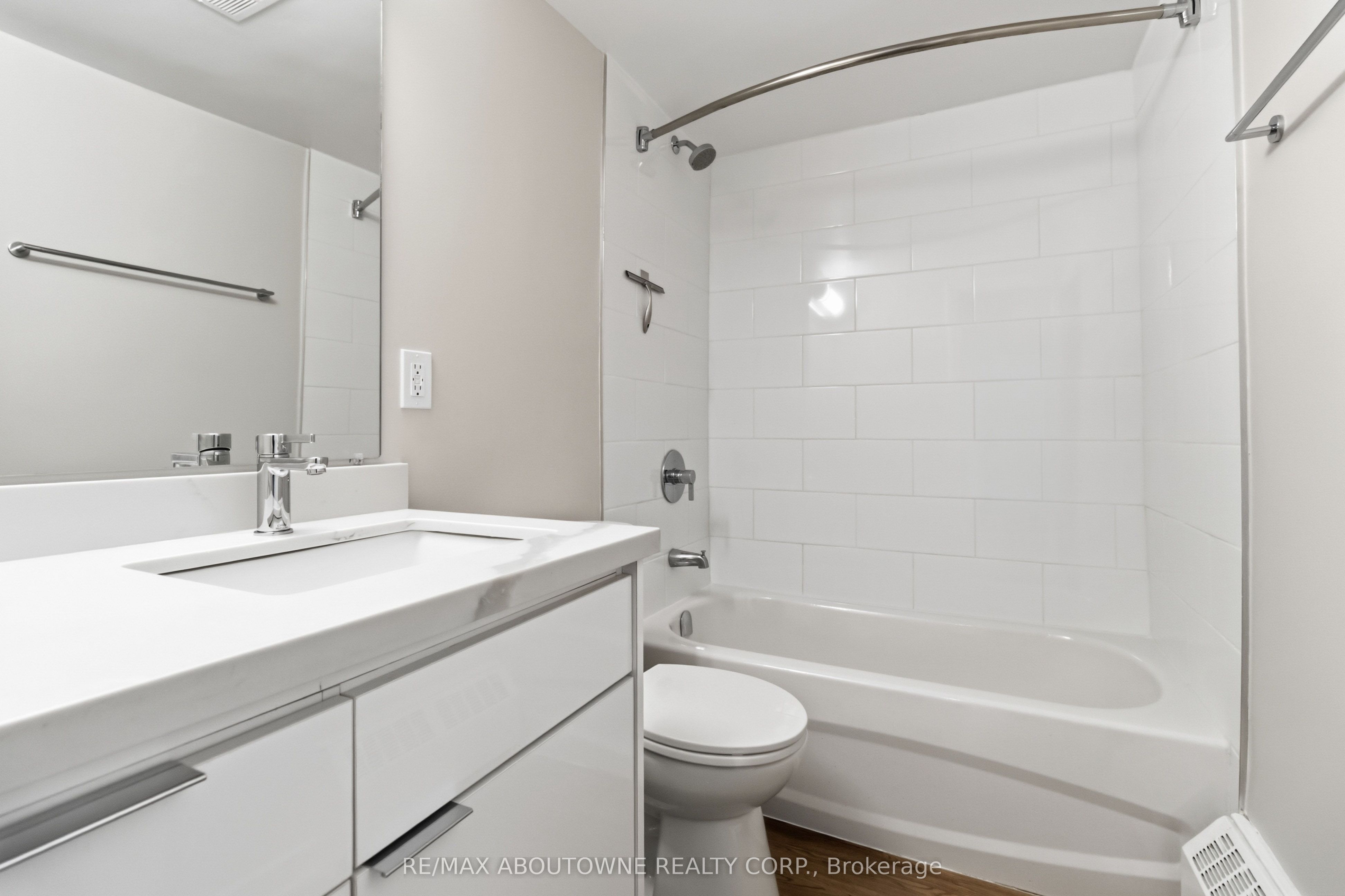 125 Forsythe Street 1201 Property Photo 13