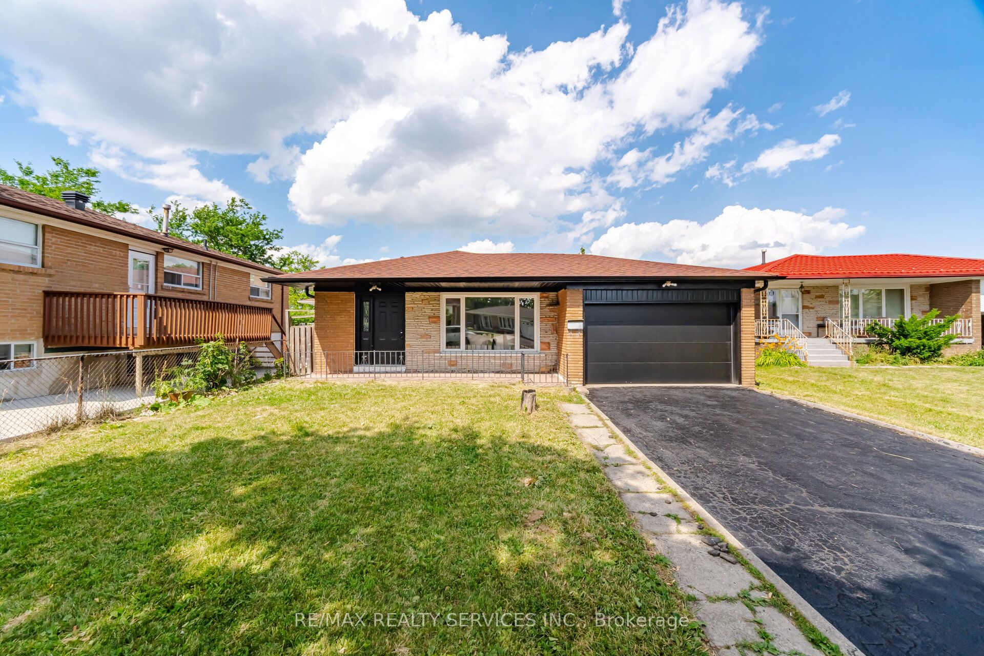 7493 Netherwood Road Property Photo 1