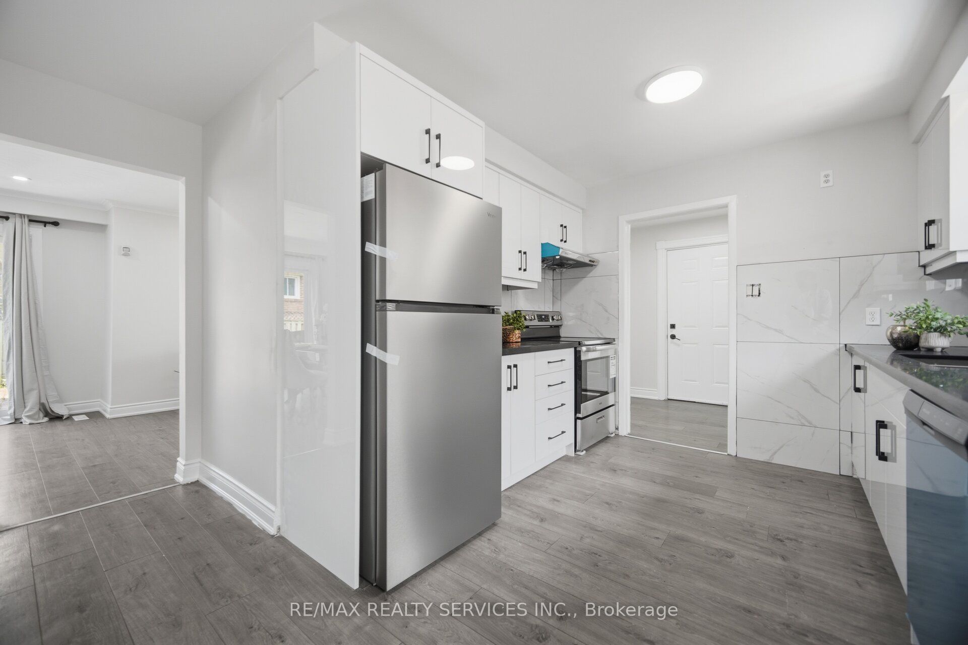 7493 Netherwood Road Property Photo 12