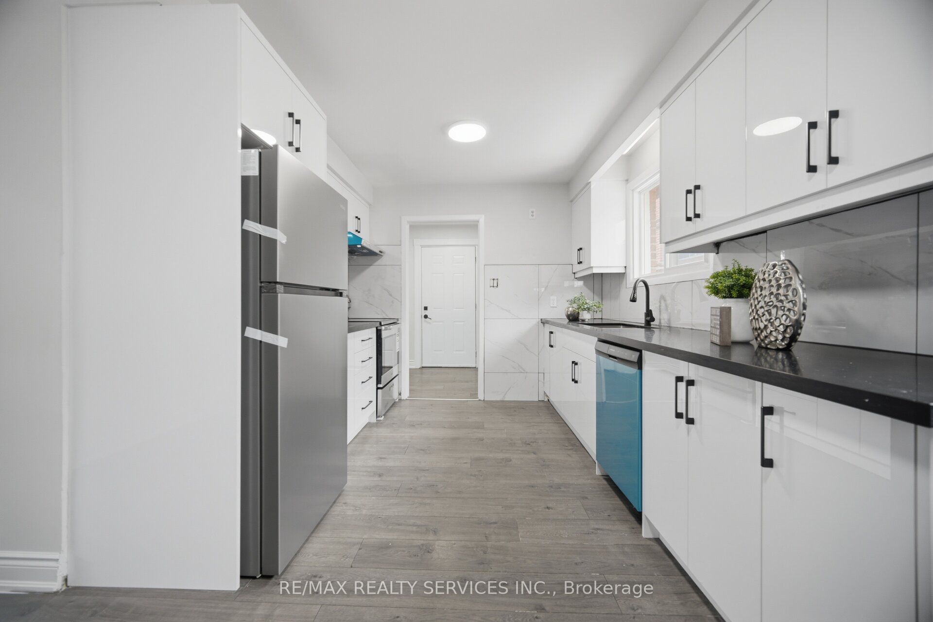 7493 Netherwood Road Property Photo 13