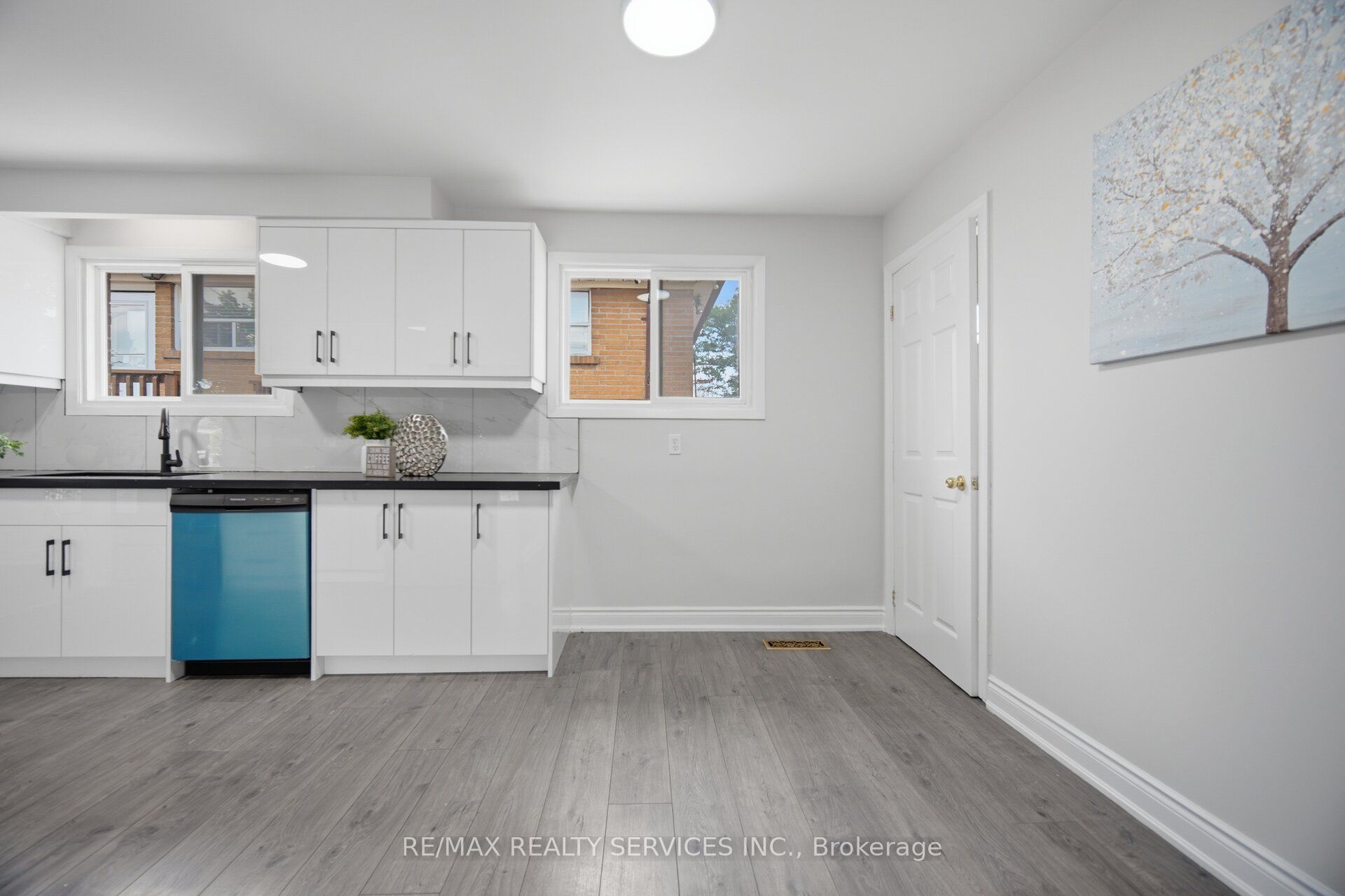 7493 Netherwood Road Property Photo 17