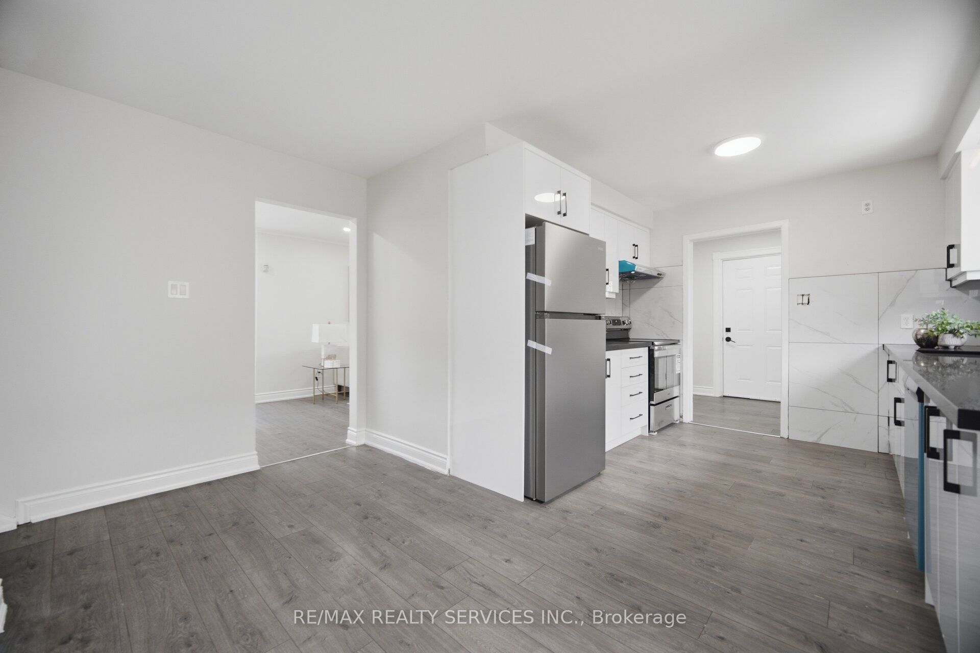 7493 Netherwood Road Property Photo 18