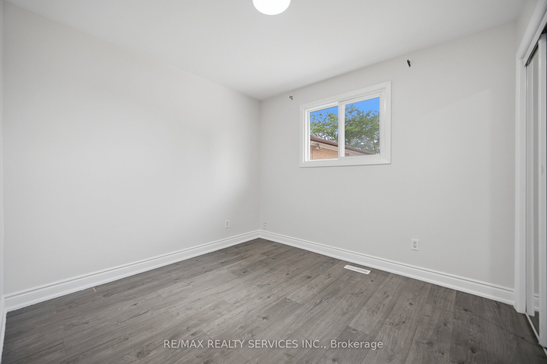 7493 Netherwood Road Property Photo 29