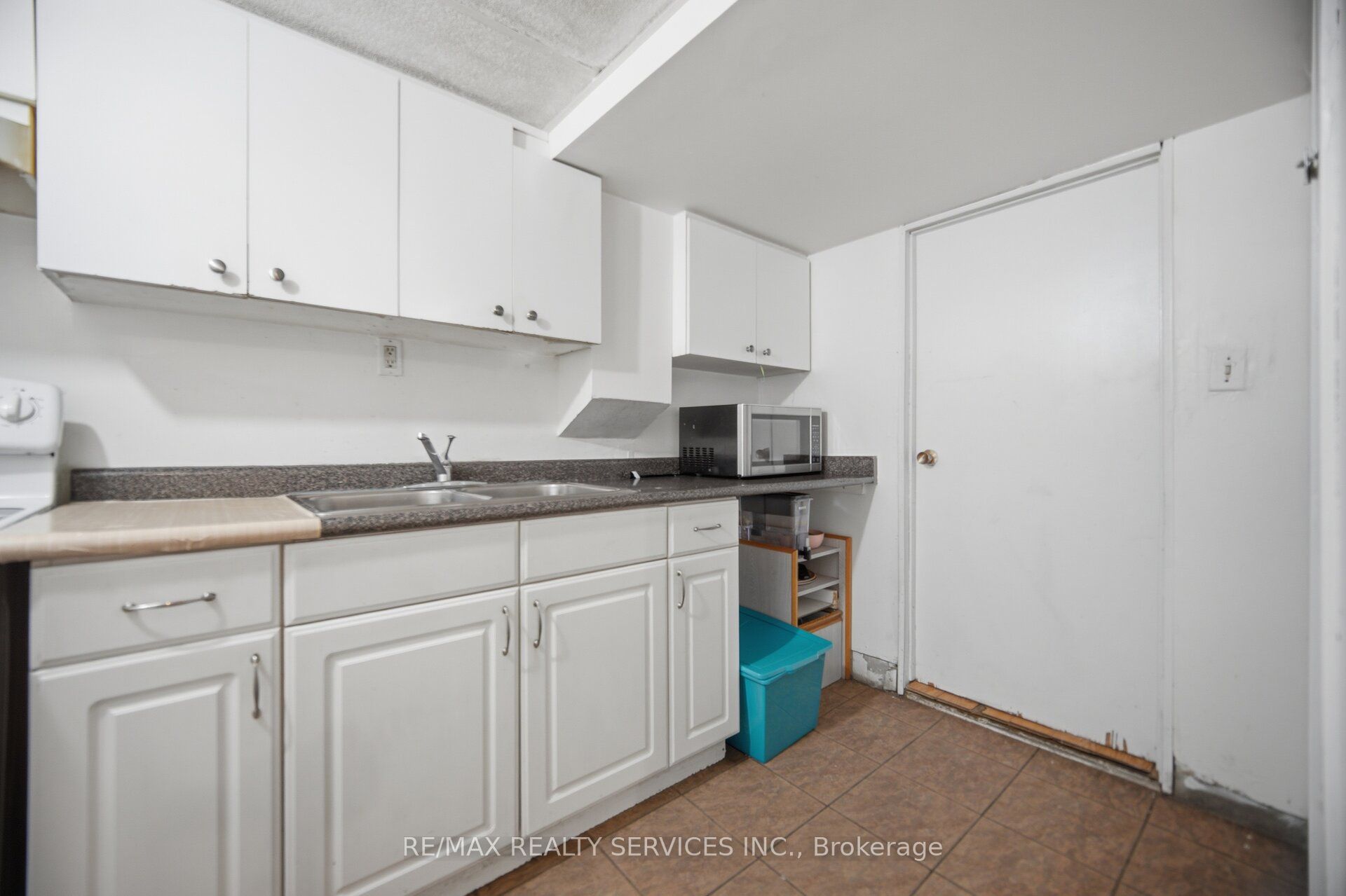 7493 Netherwood Road Property Photo 37
