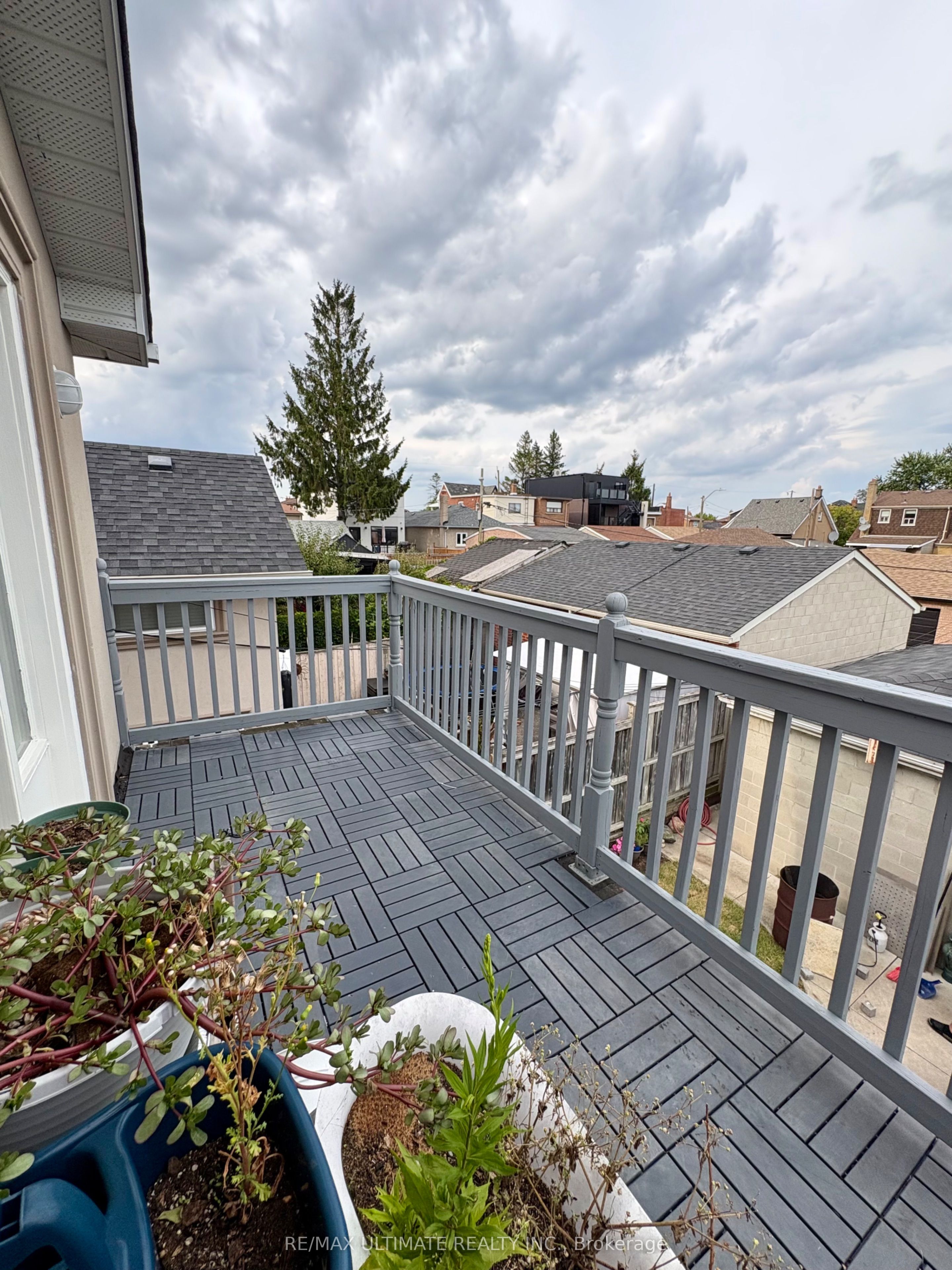 315 Harvie Avenue 2nd Floor Property Photo 14